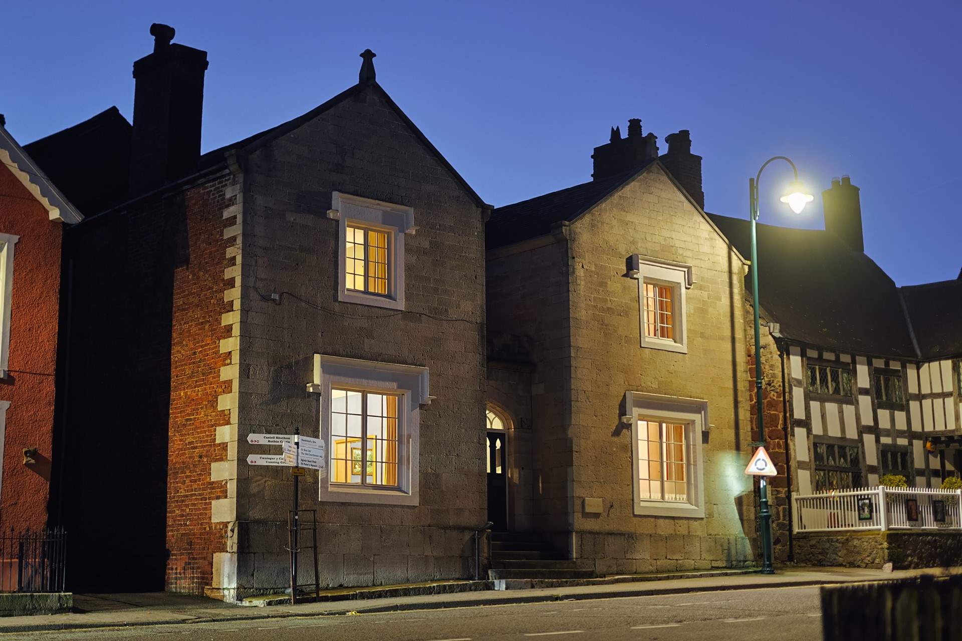 Stroll to the local shops and restaurants. 