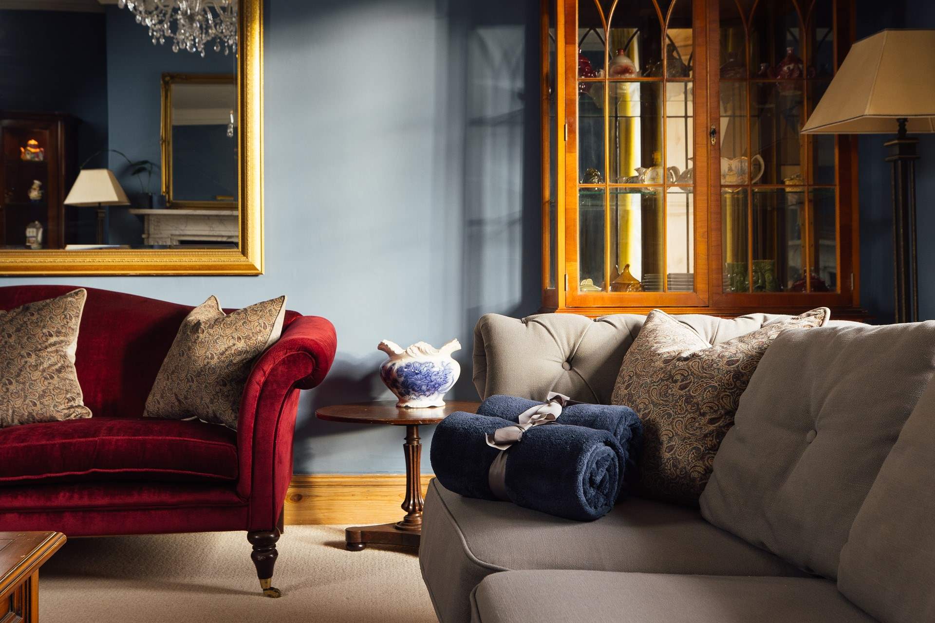 Sink into the plush sofas in the warming glow of the wood-burner on chillier nights. Bliss. 