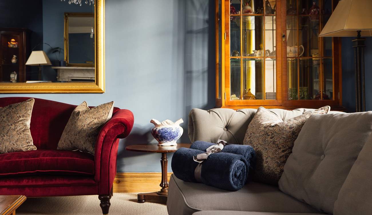 Sink into the plush sofas in the warming glow of the wood-burner on chillier nights. Bliss. 