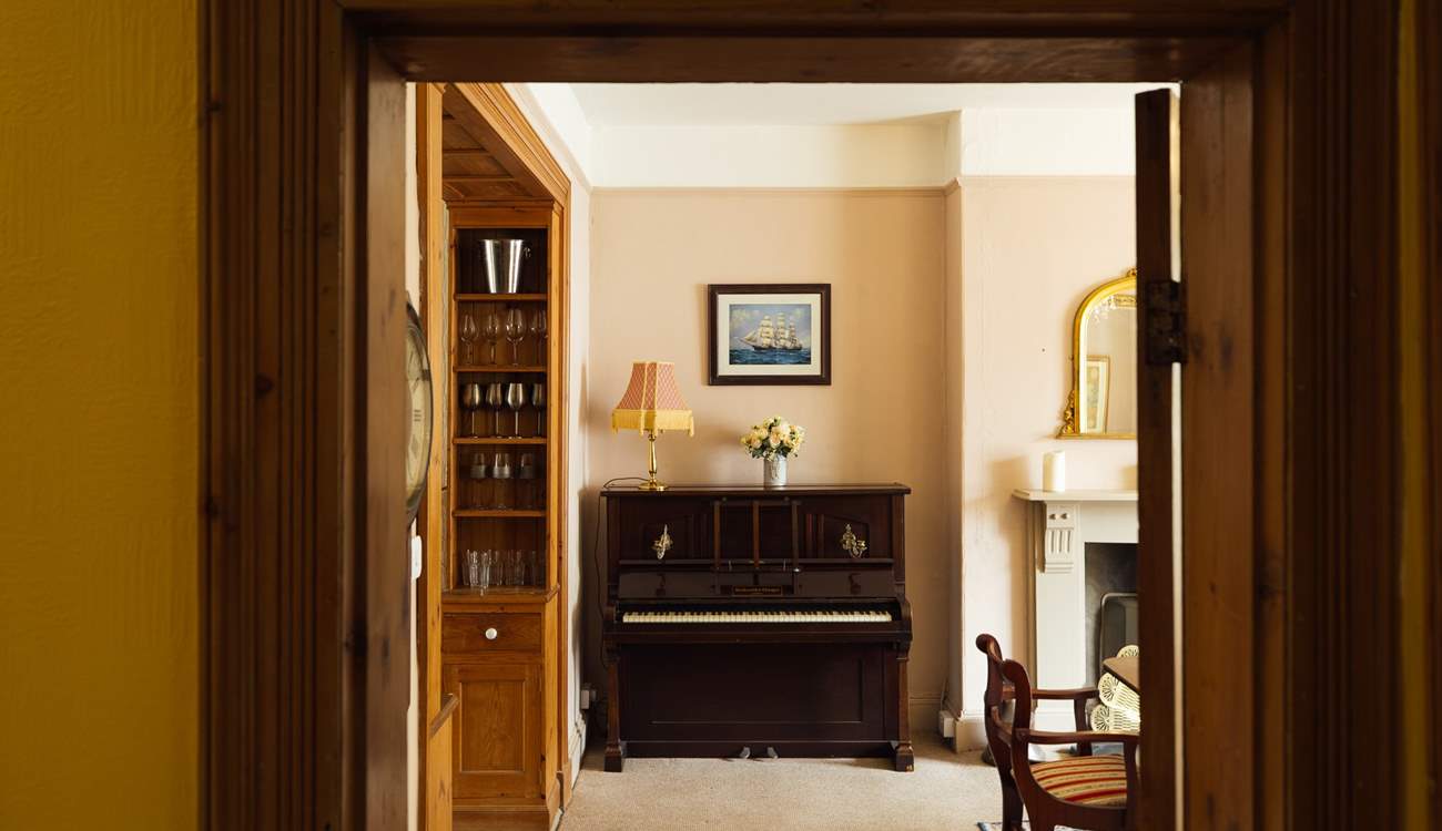 Any pianists coming to stay?