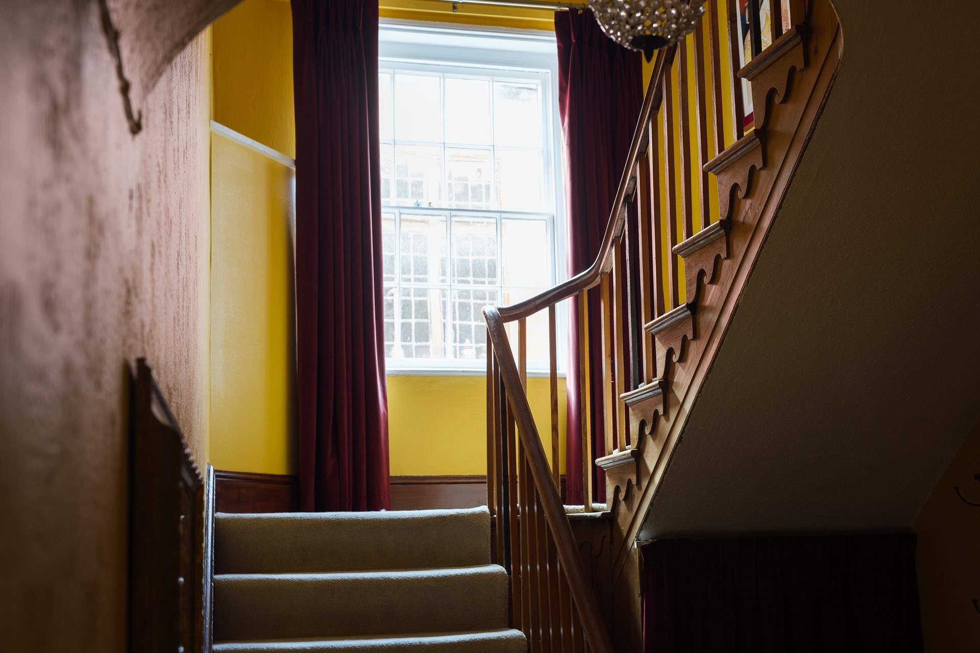 Climb the imposing staircase to three further en suite bedrooms, family bathroom, sun-room and balcony. 