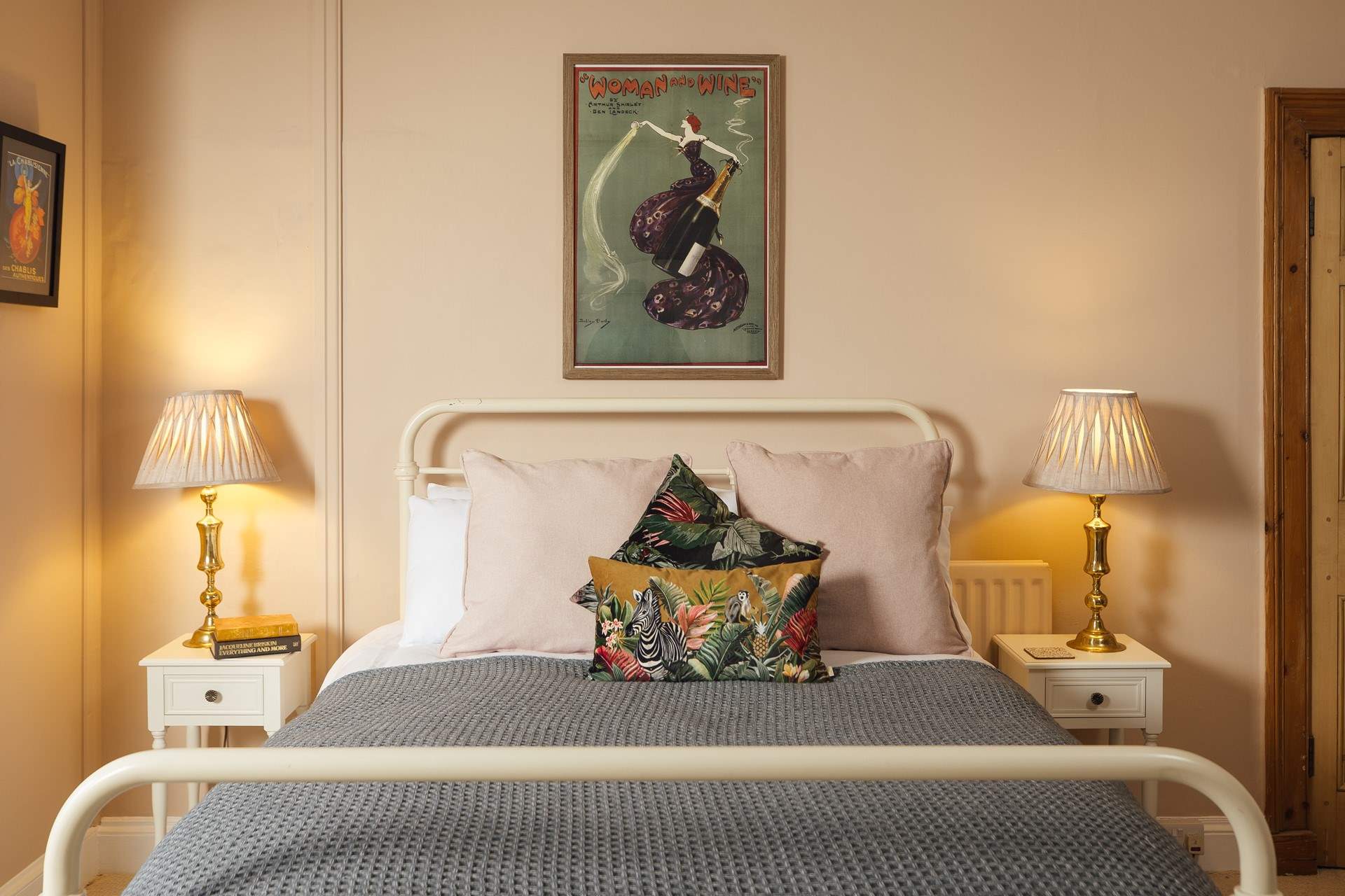 Splashes of colour in the luxurious bedrooms. 