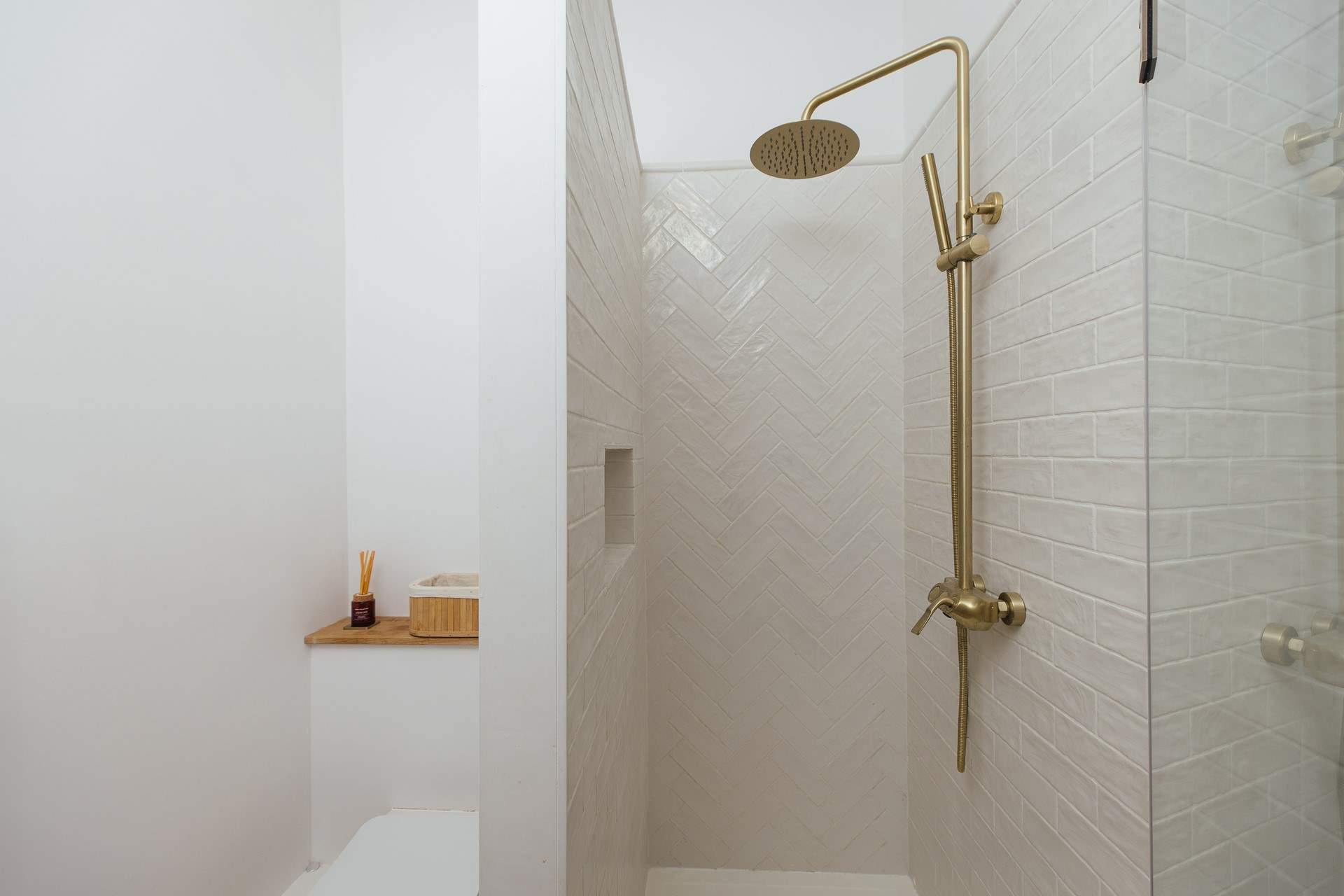 Take a hot shower after a day's hiking. 