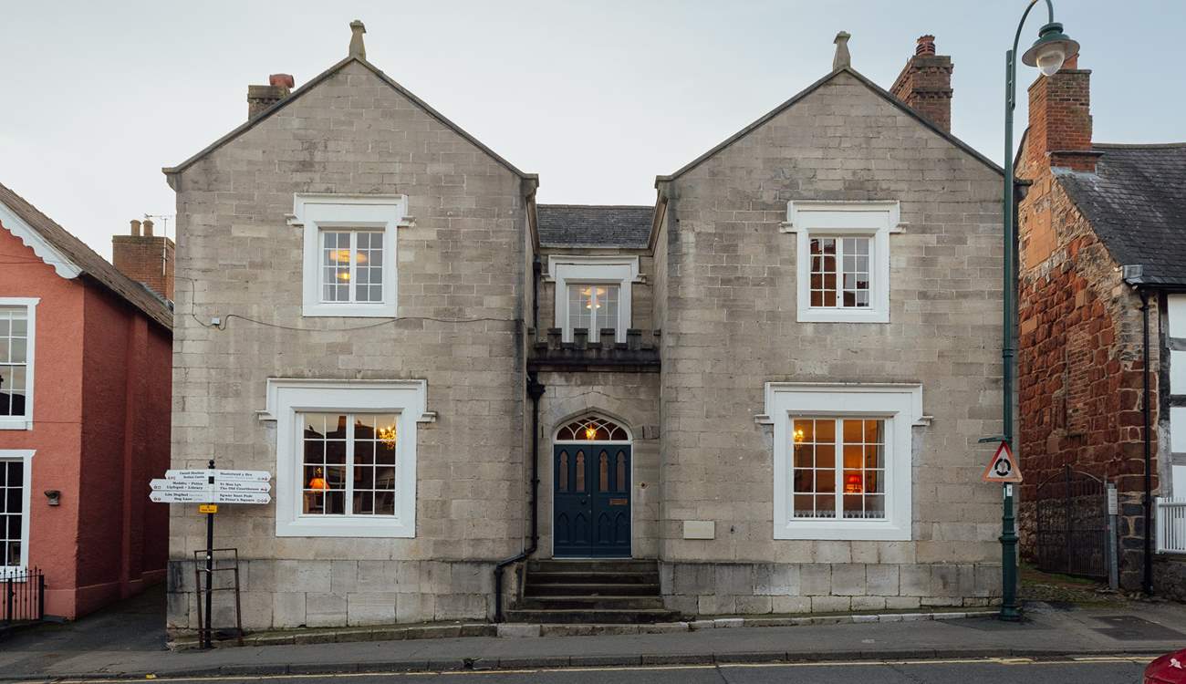 A glorious stay awaits in the elegance of 12 Castle Street (known locally as Plas yn Dre, The Town's Mansion). Stroll through the historic town of Ruthin and explore the beauty of the surrounding area. Some holidays stay with us forever. 
