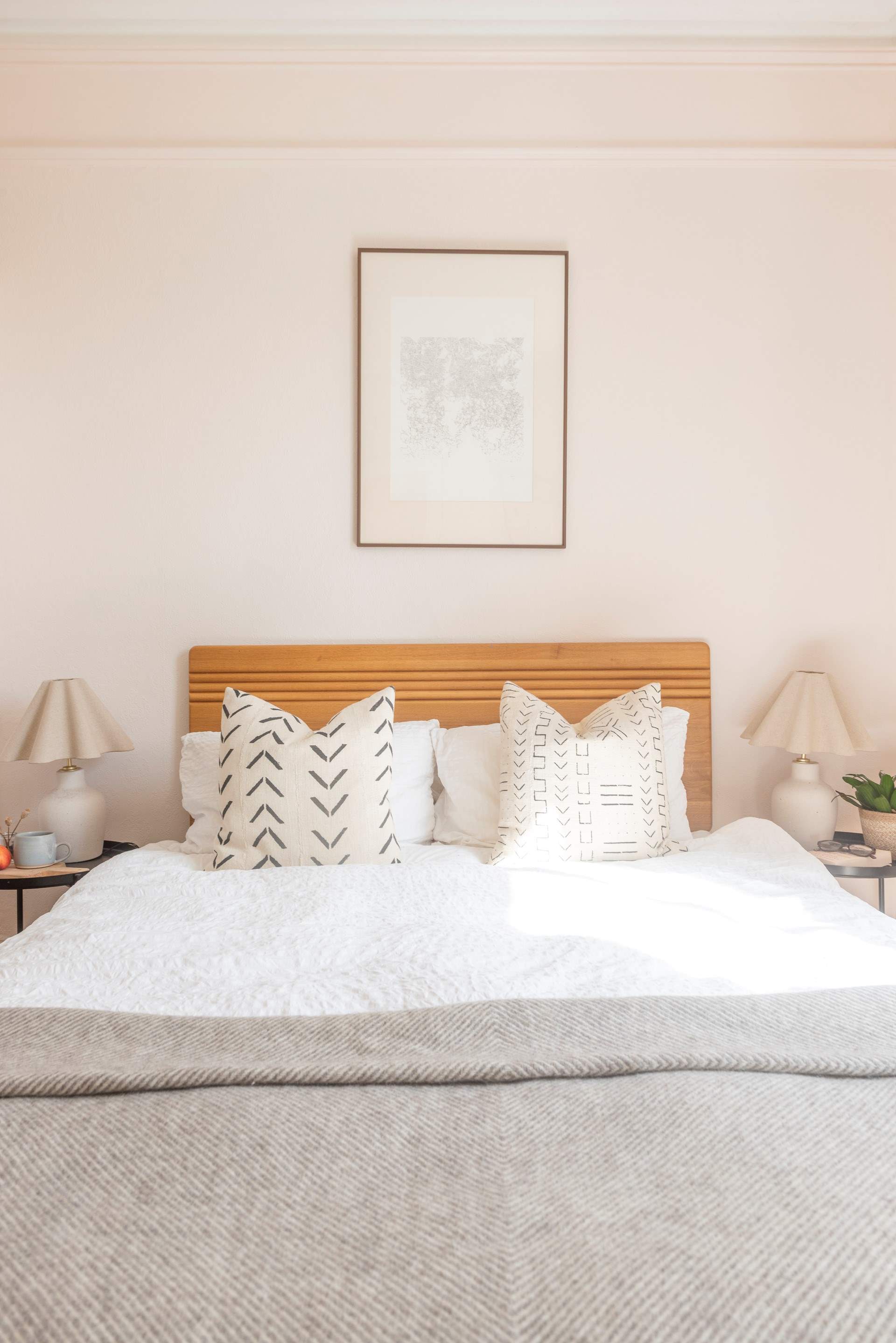 Calming hues creates such a tranquil space. 