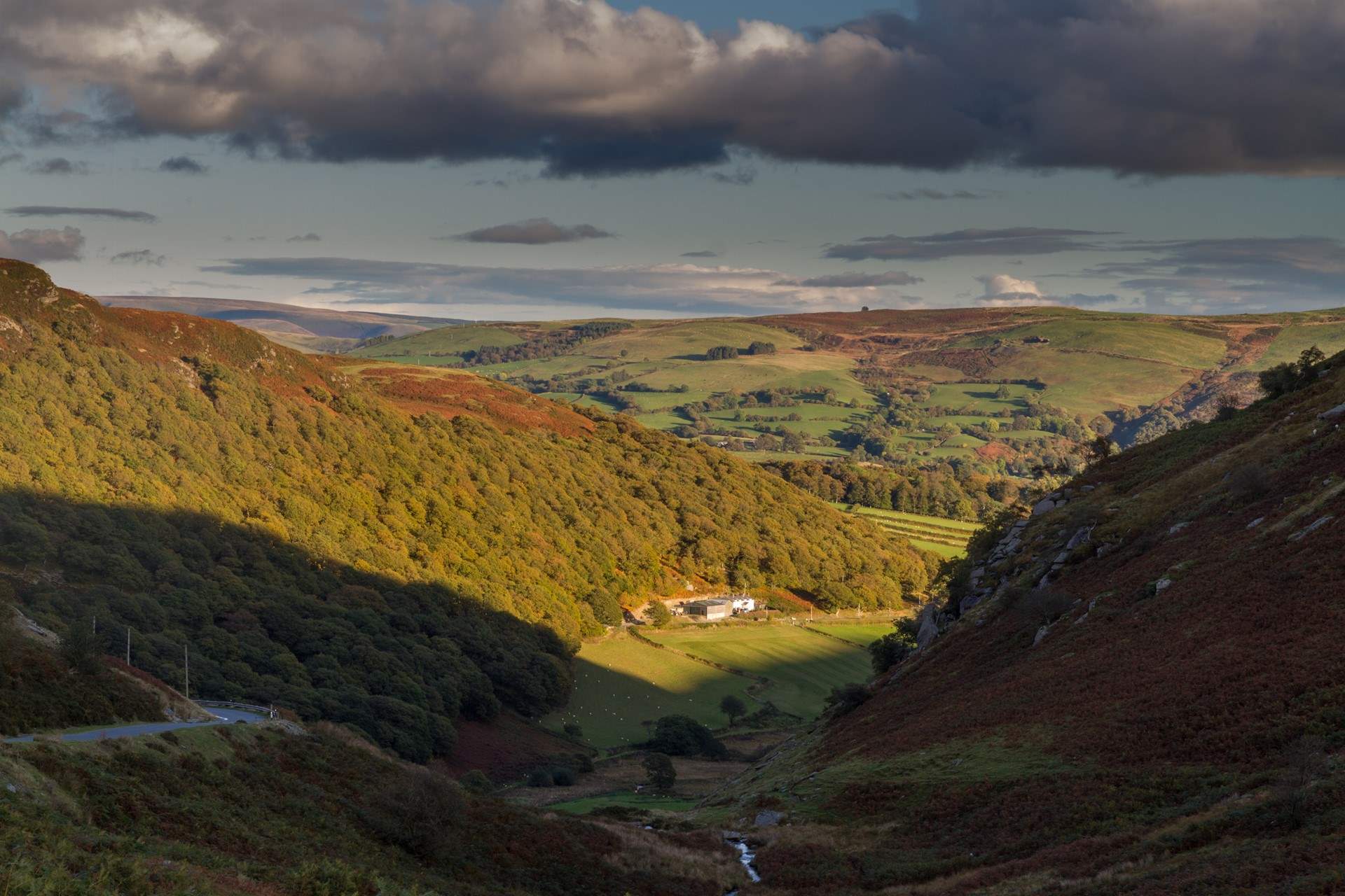 Juniper lies within easy reach of the spectacular Elan Valley, where winding walking trails weave through breathtaking scenery.