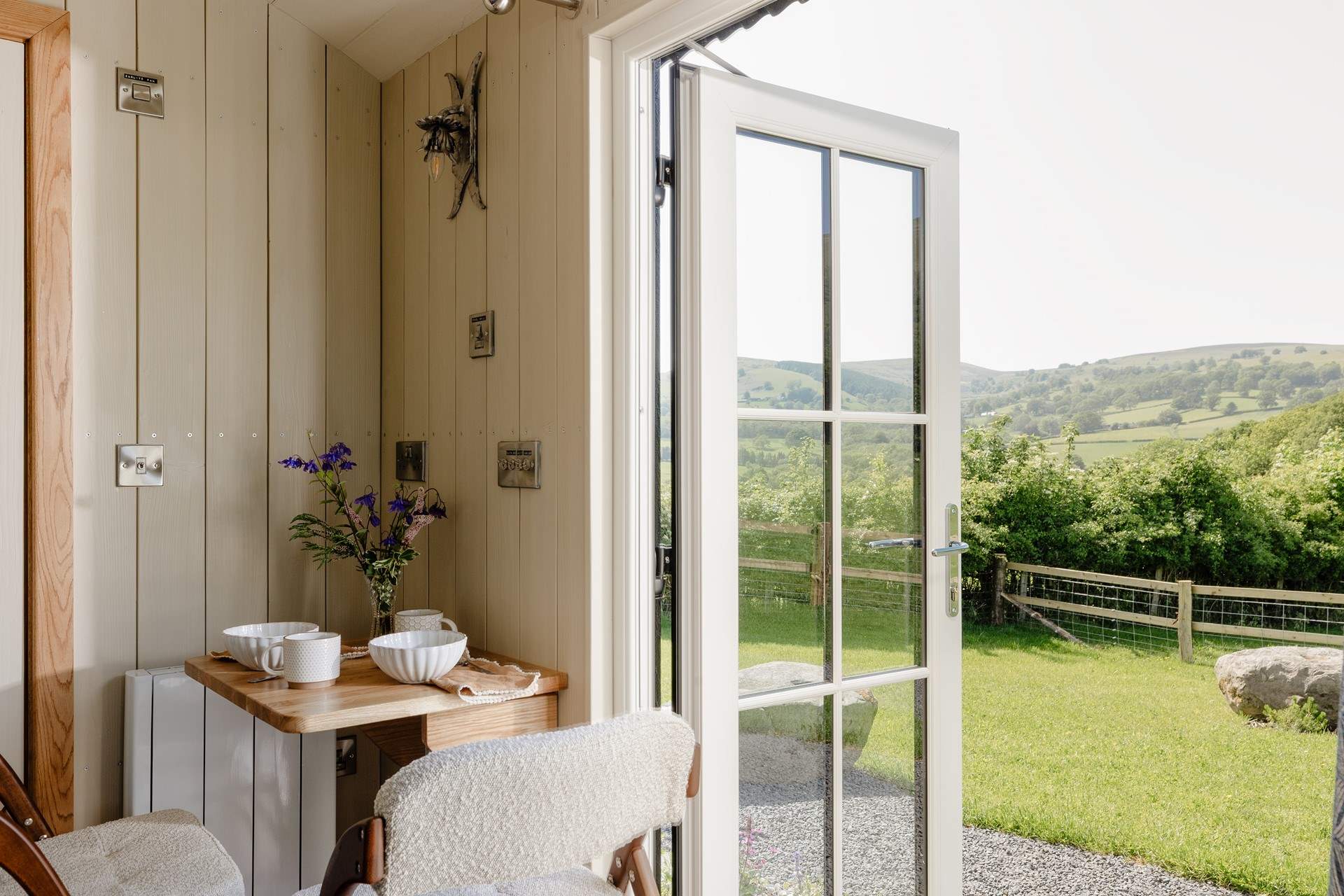 Dine in style with countryside views as your backdrop. 