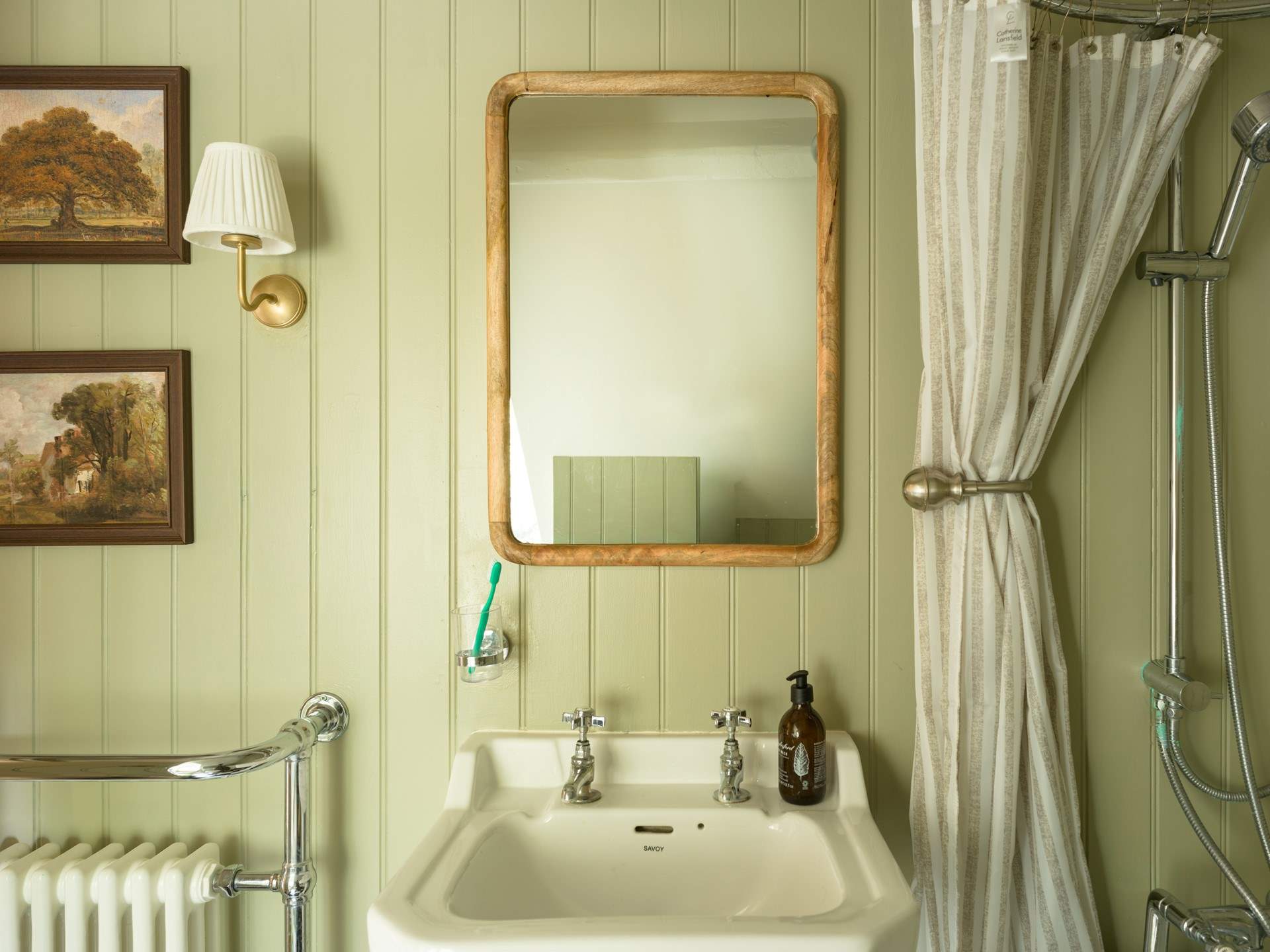 The bathroom is a haven of peace.