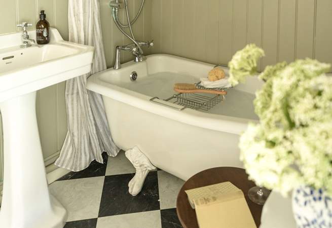 There's always time for a long soak on holiday.
