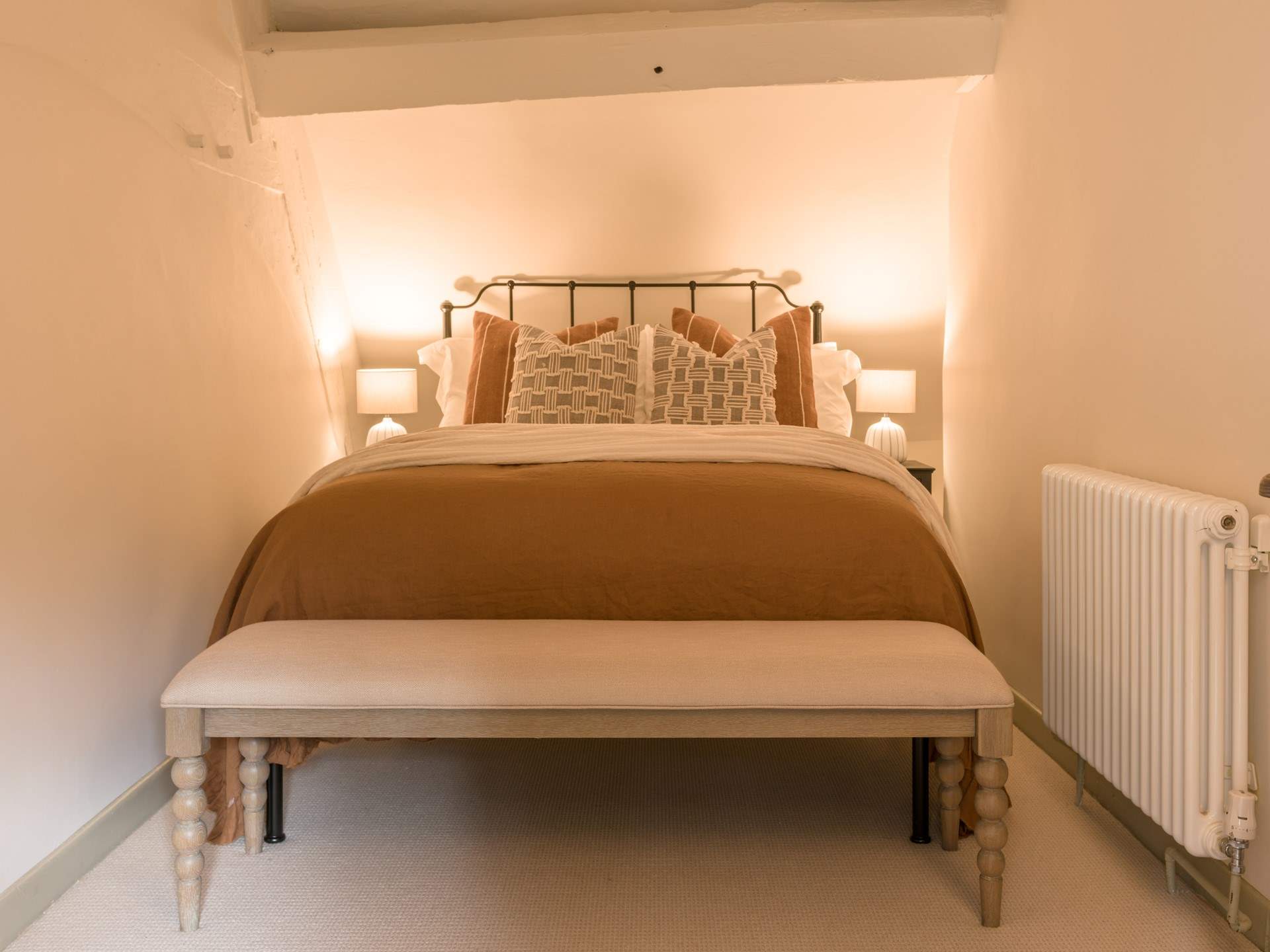 The oh so cosy bedroom.