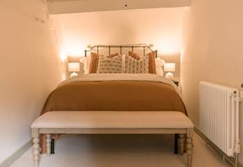 The oh so cosy bedroom.