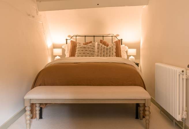 The oh so cosy bedroom.