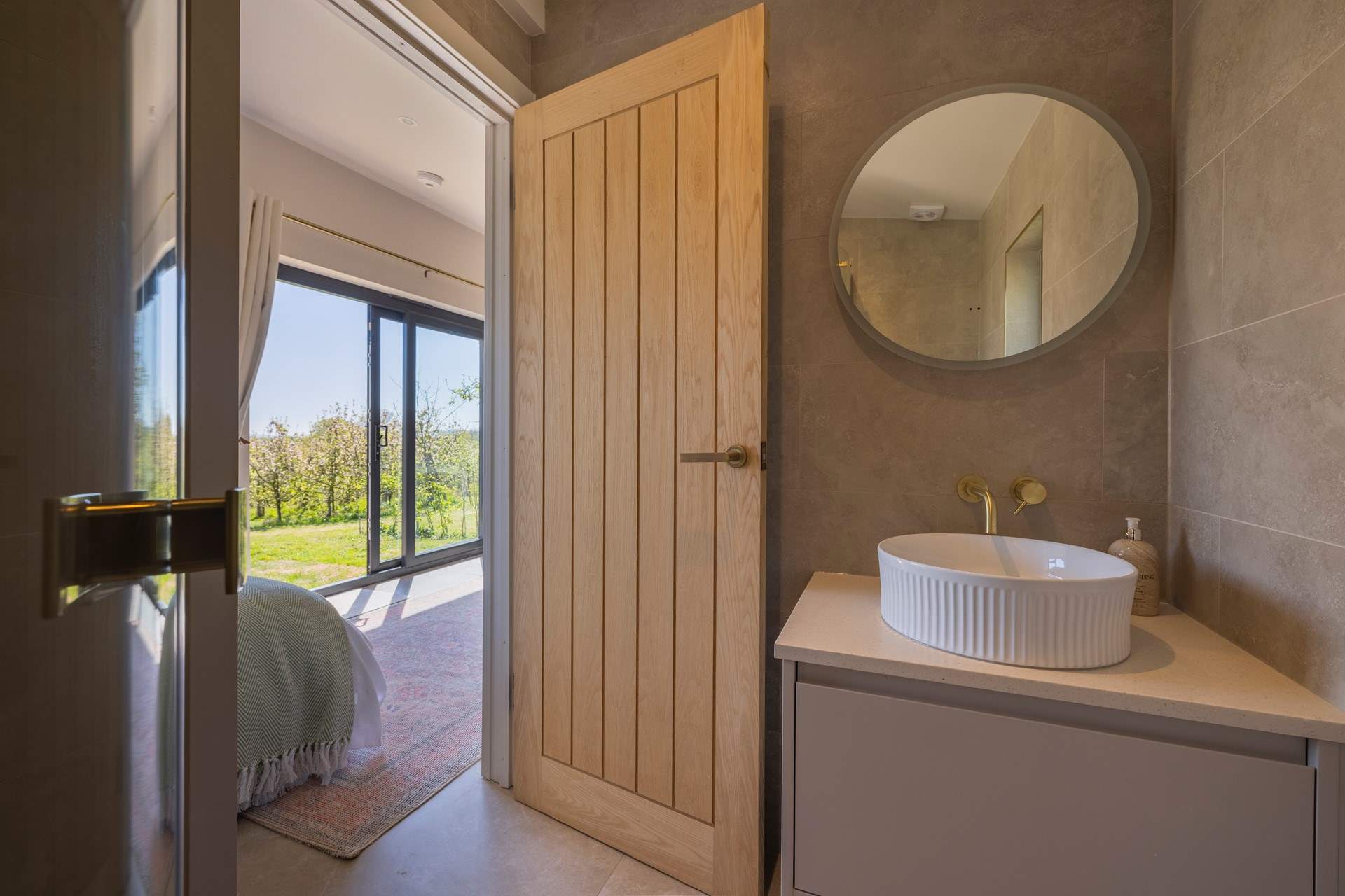 The shower-room.