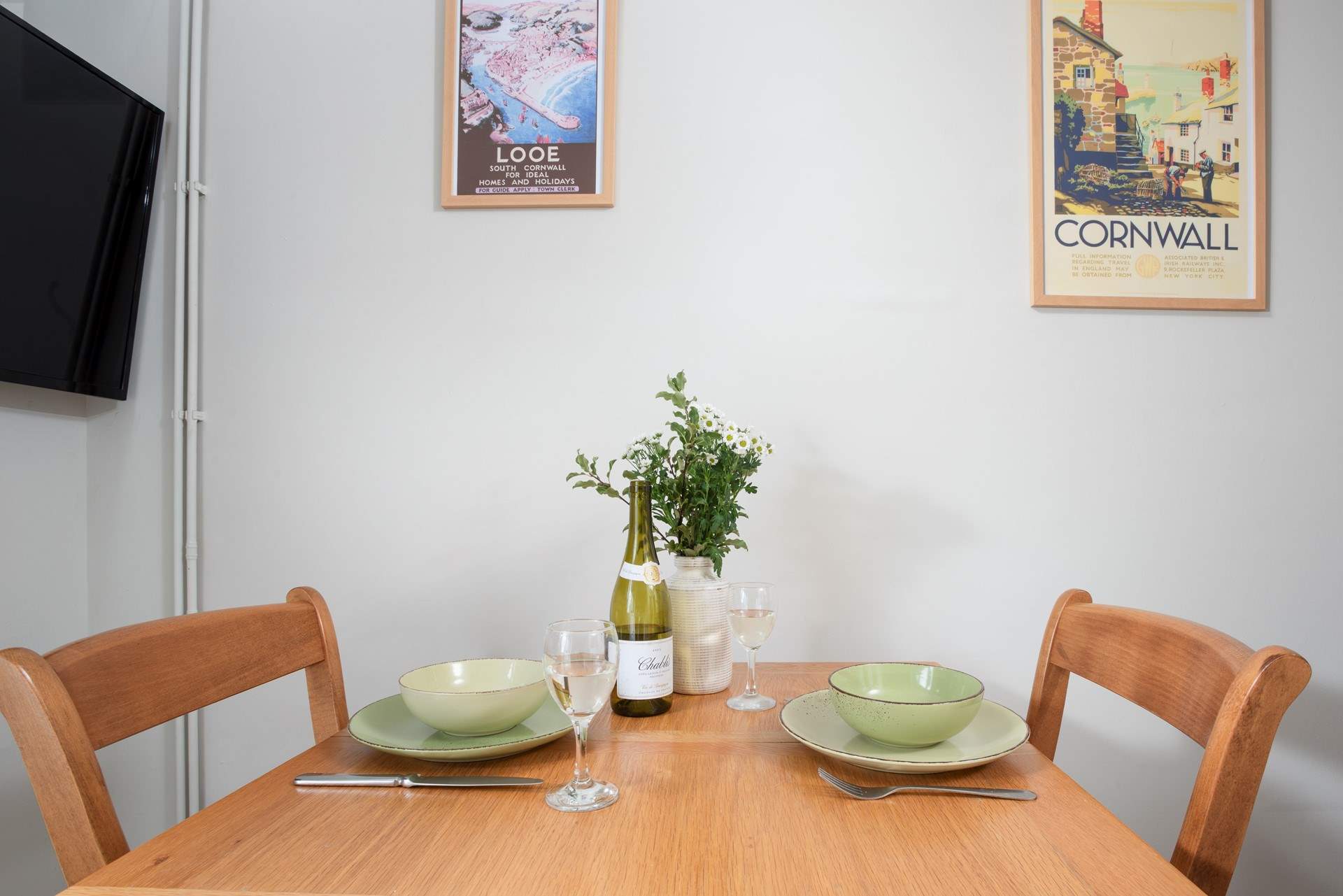 Set the table and linger a little longer over your holiday meals.