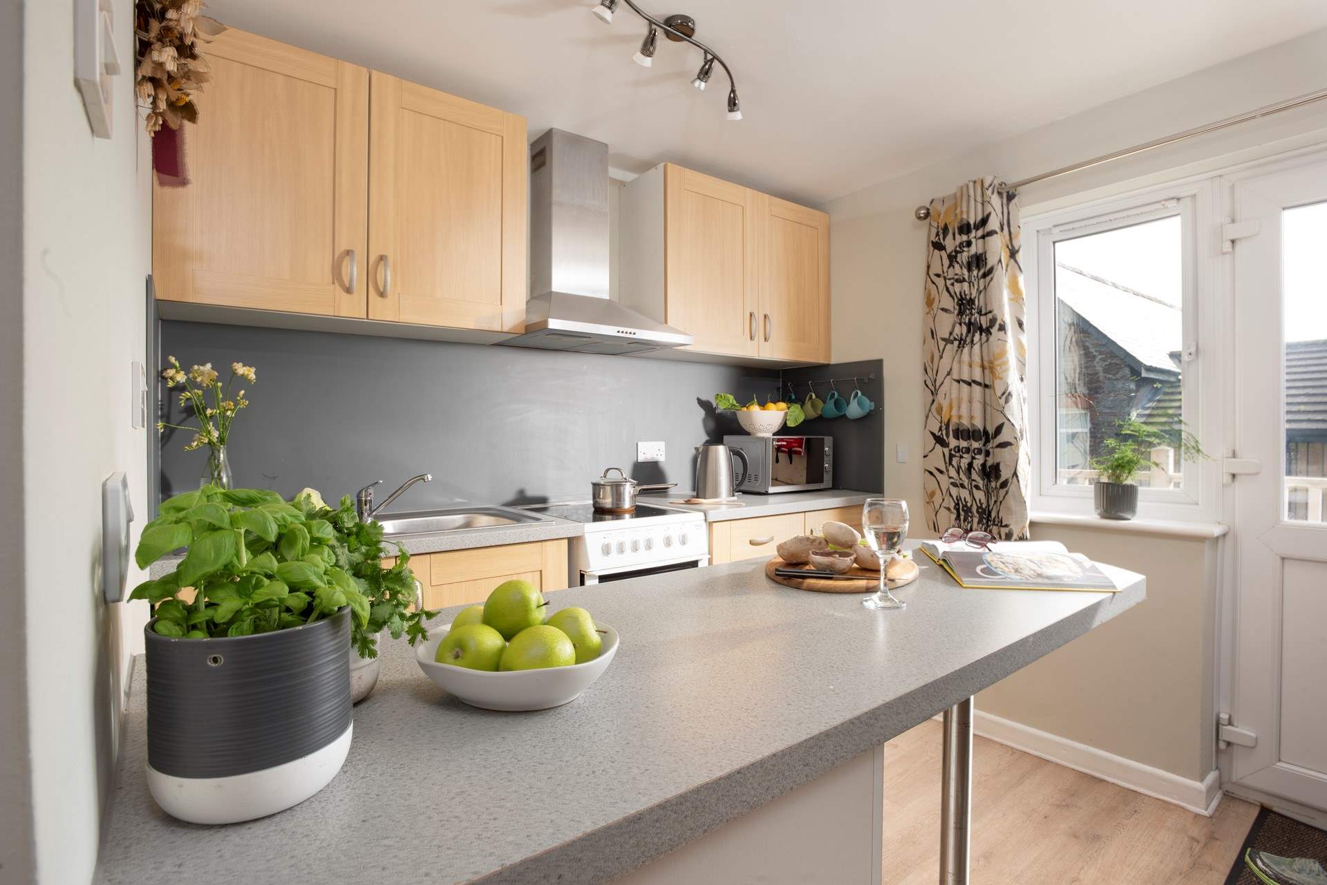 With a great choice of places to eat out close by , we are not sure whether the kitchen will be used that much!