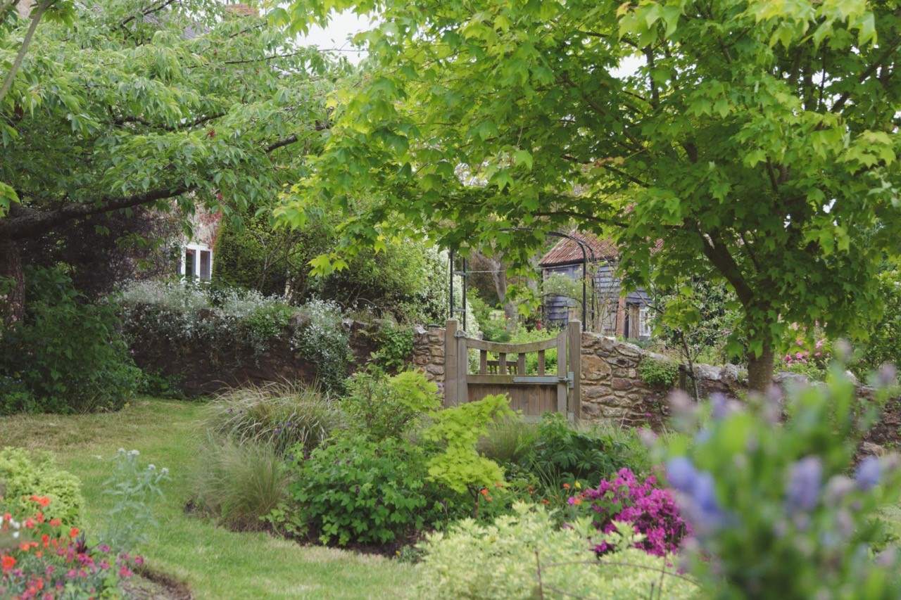 The grounds which Shillings Cottage enjoy are picture perfect.