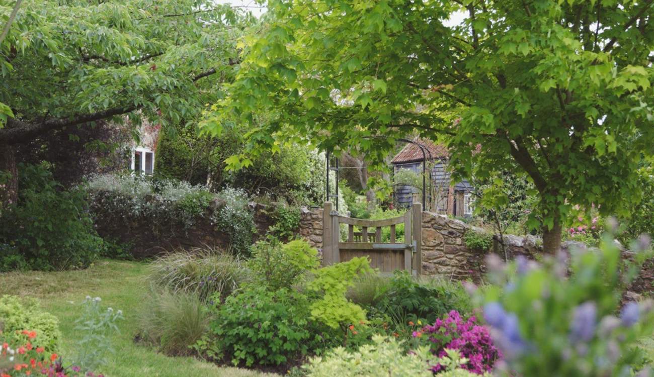 The grounds which Shillings Cottage enjoy are picture perfect.