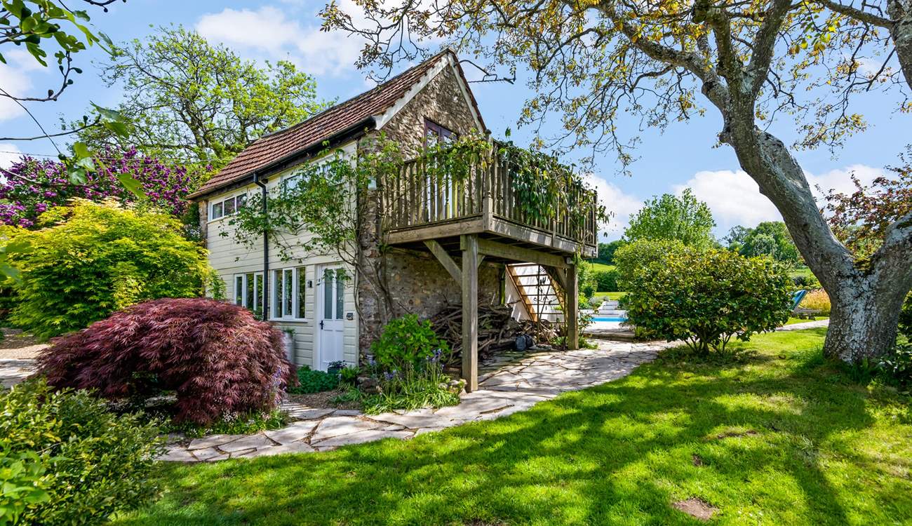 Shillings Cottage is nestled in a picturesque spot.