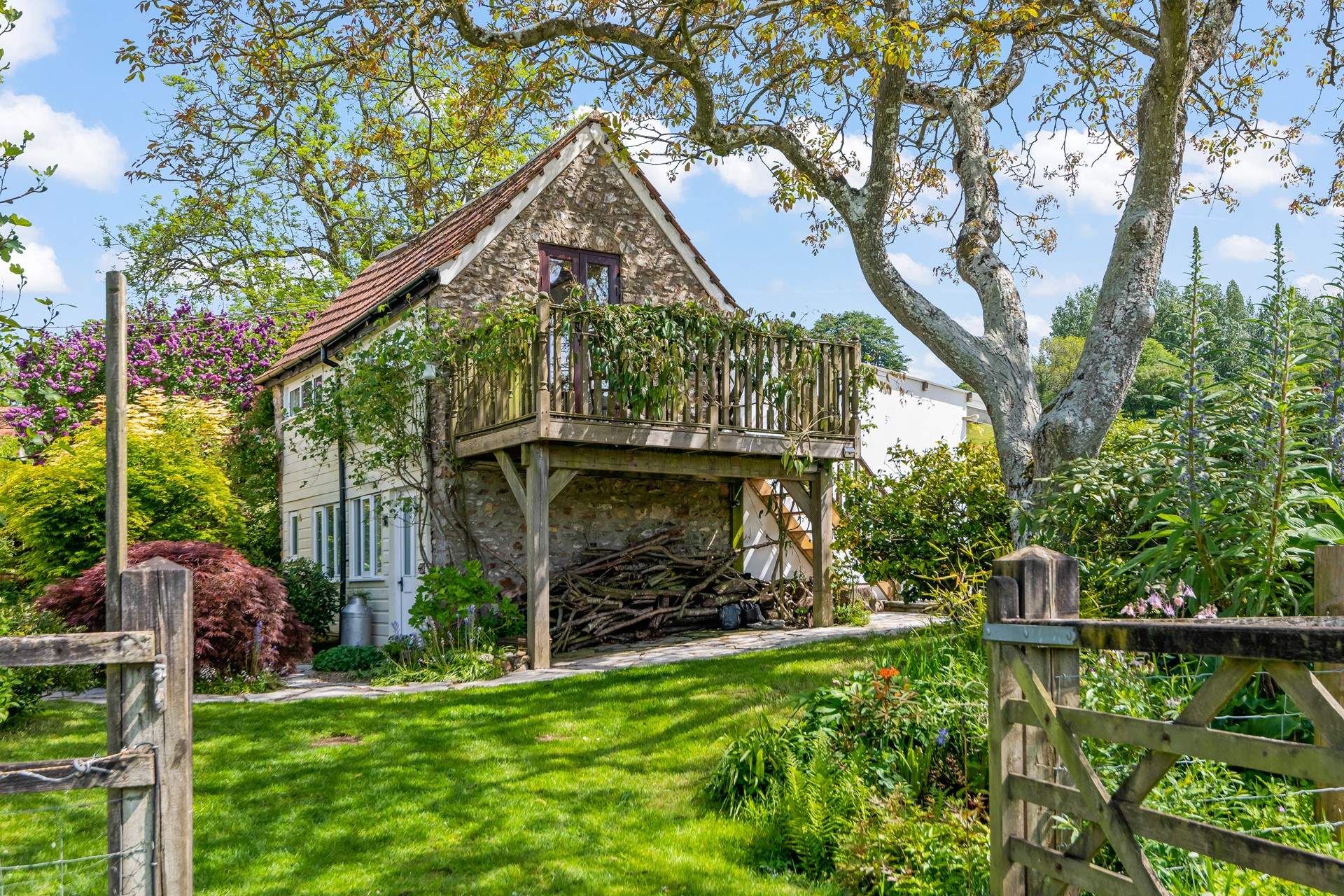 Your balcony is private and secluded, yet enjoys fabulous far reaching countryside views.