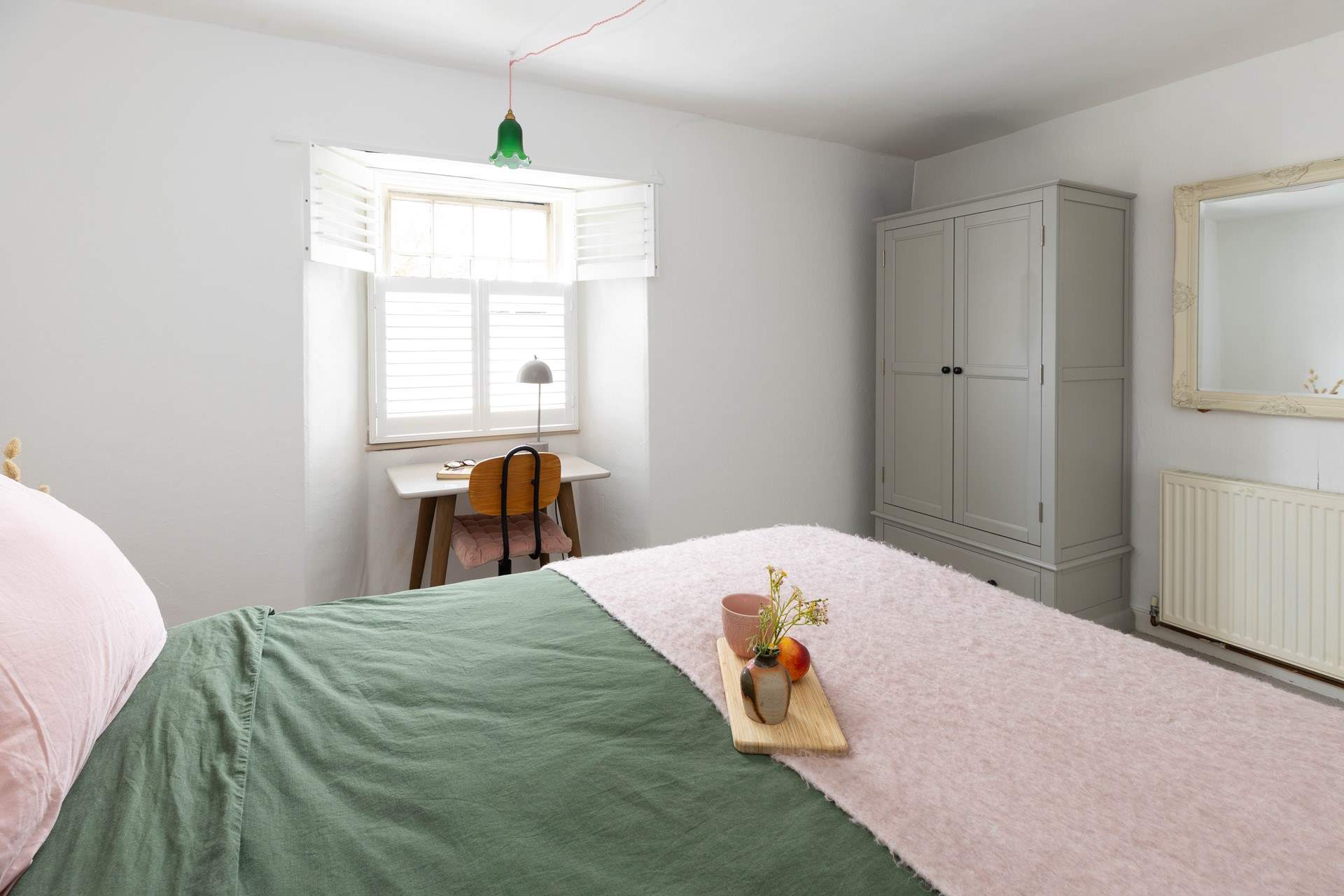 The second bedroom is at the back of the cottage over looking the paddock. 
