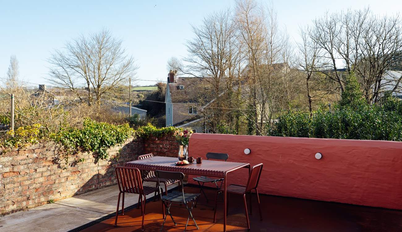 Enjoy breakfasts on the sunny patio above the garden, or end the day under the starry sky. 
