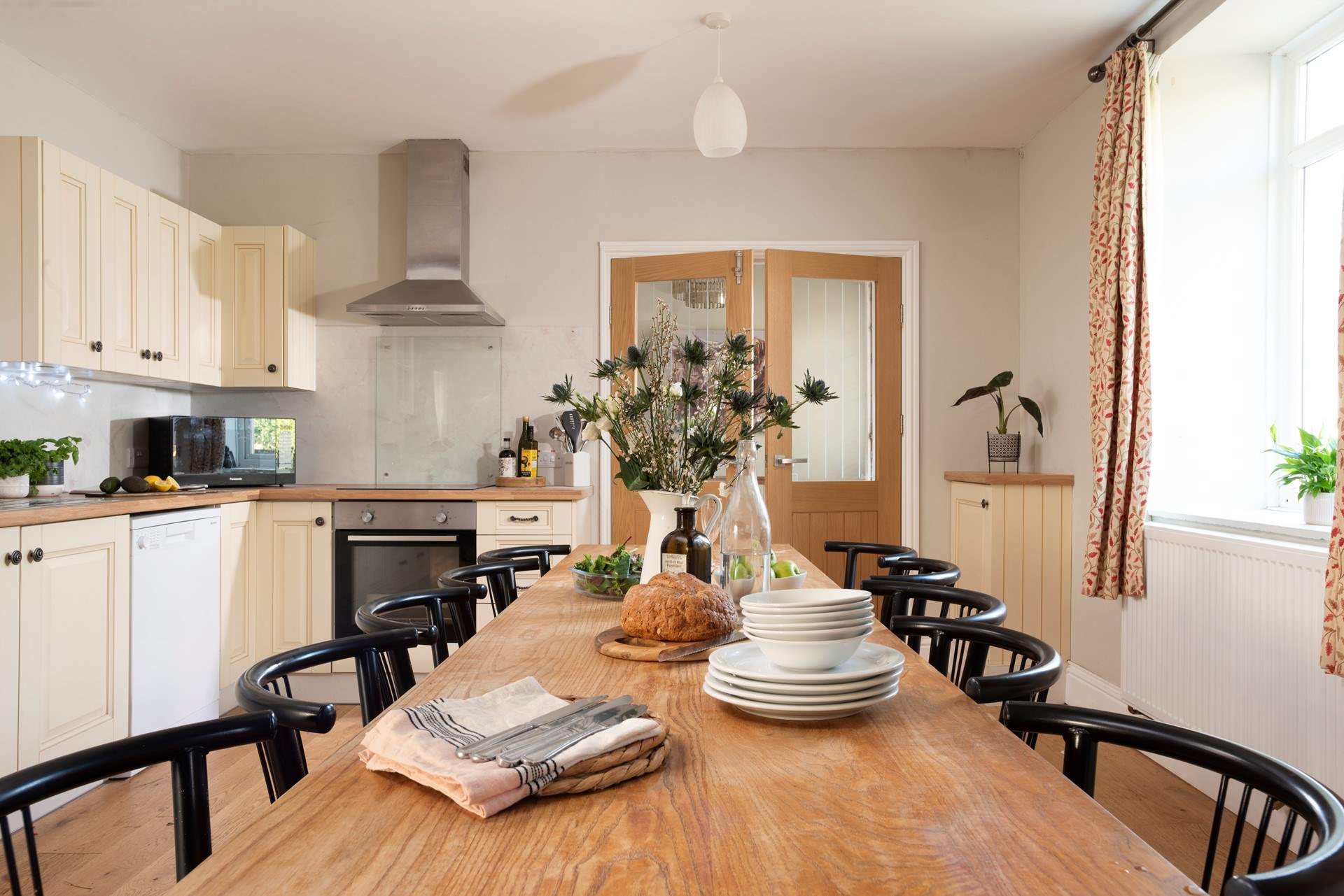 Informal or a celebration, create happy holiday memories around the dining-table.