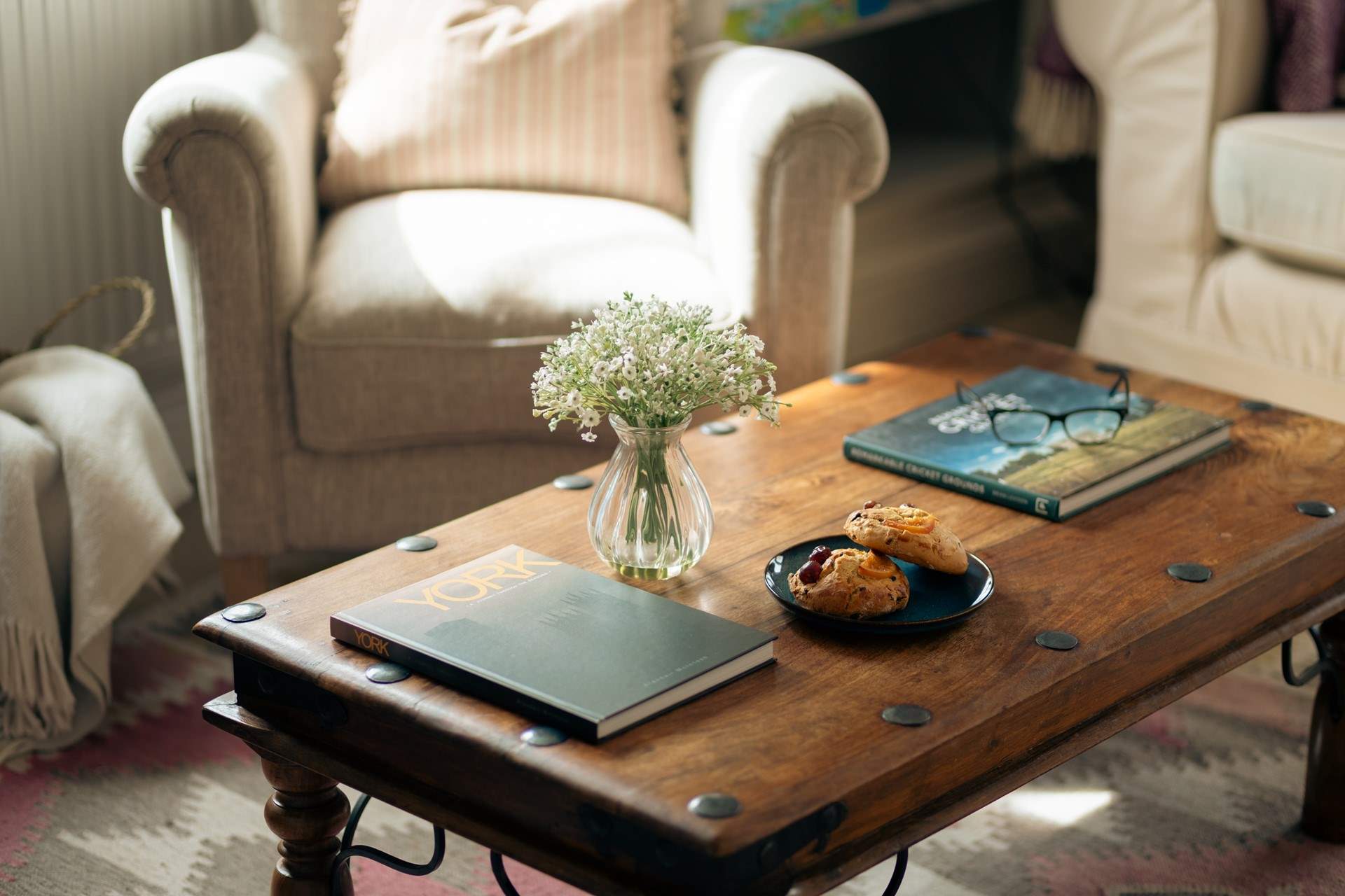The coffee table is just the place for a game of cards or a board game. 