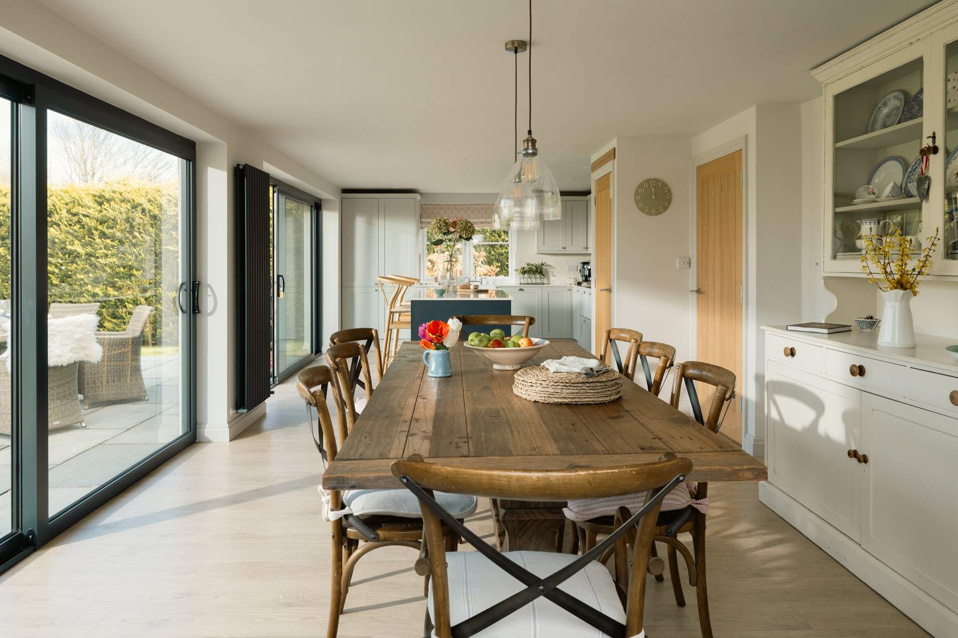 There's room for everyone around this fantastic dining-table. 