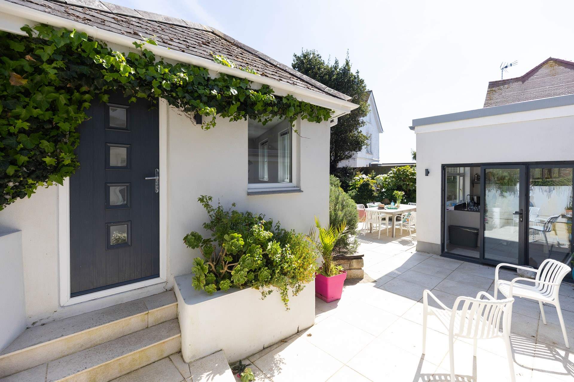 Looking back at the annexe and the kitchen in the main house. 