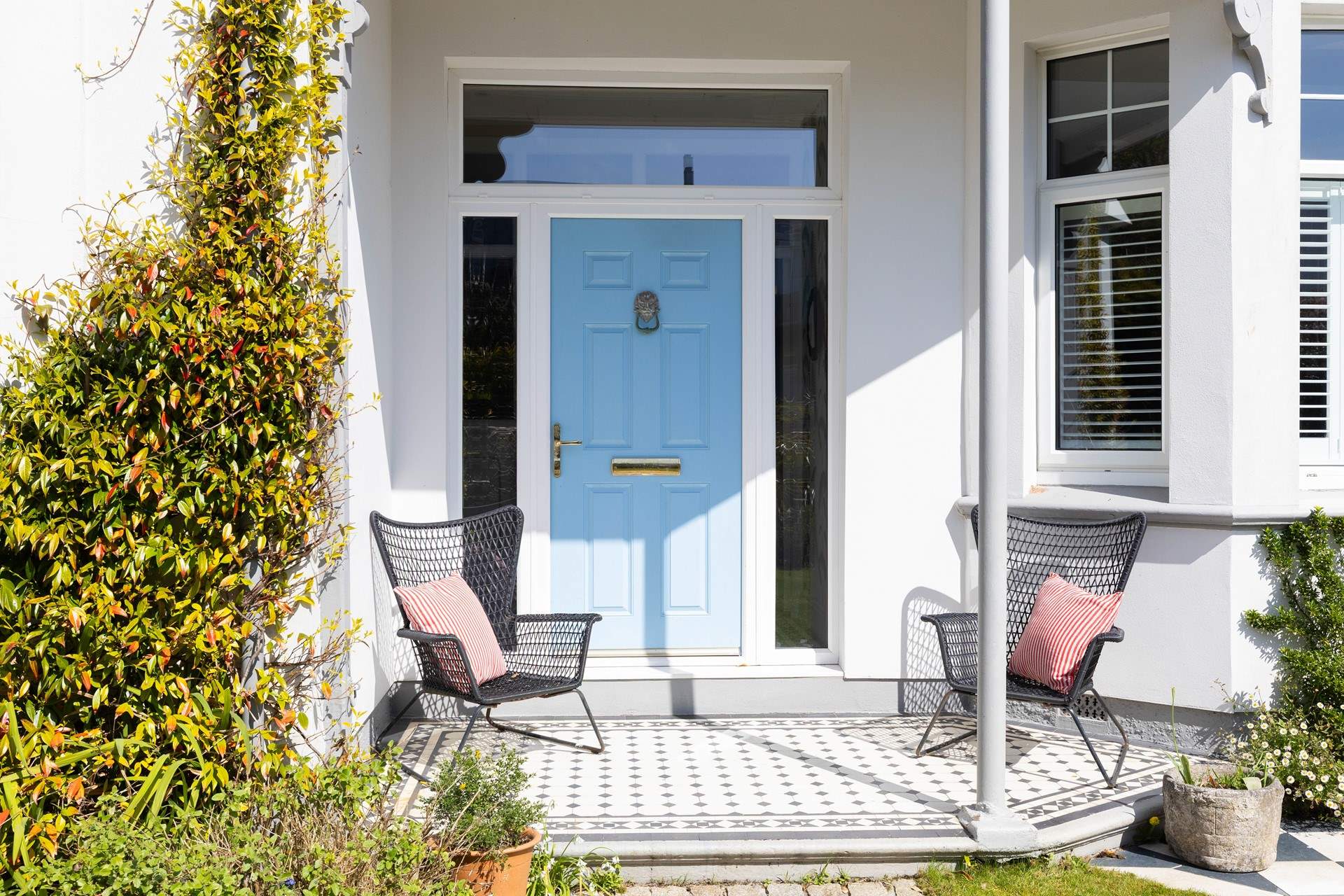 You are met by a warm welcome at The Rathgowry. 