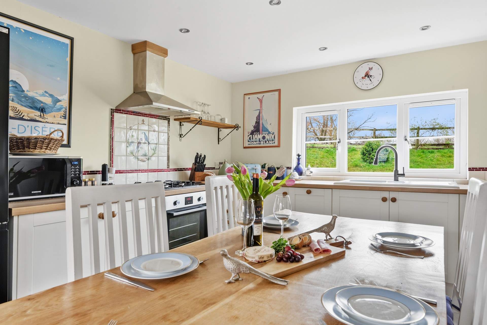 The kitchen also treats you to wonderful countryside views. The perfect view to wash up to.