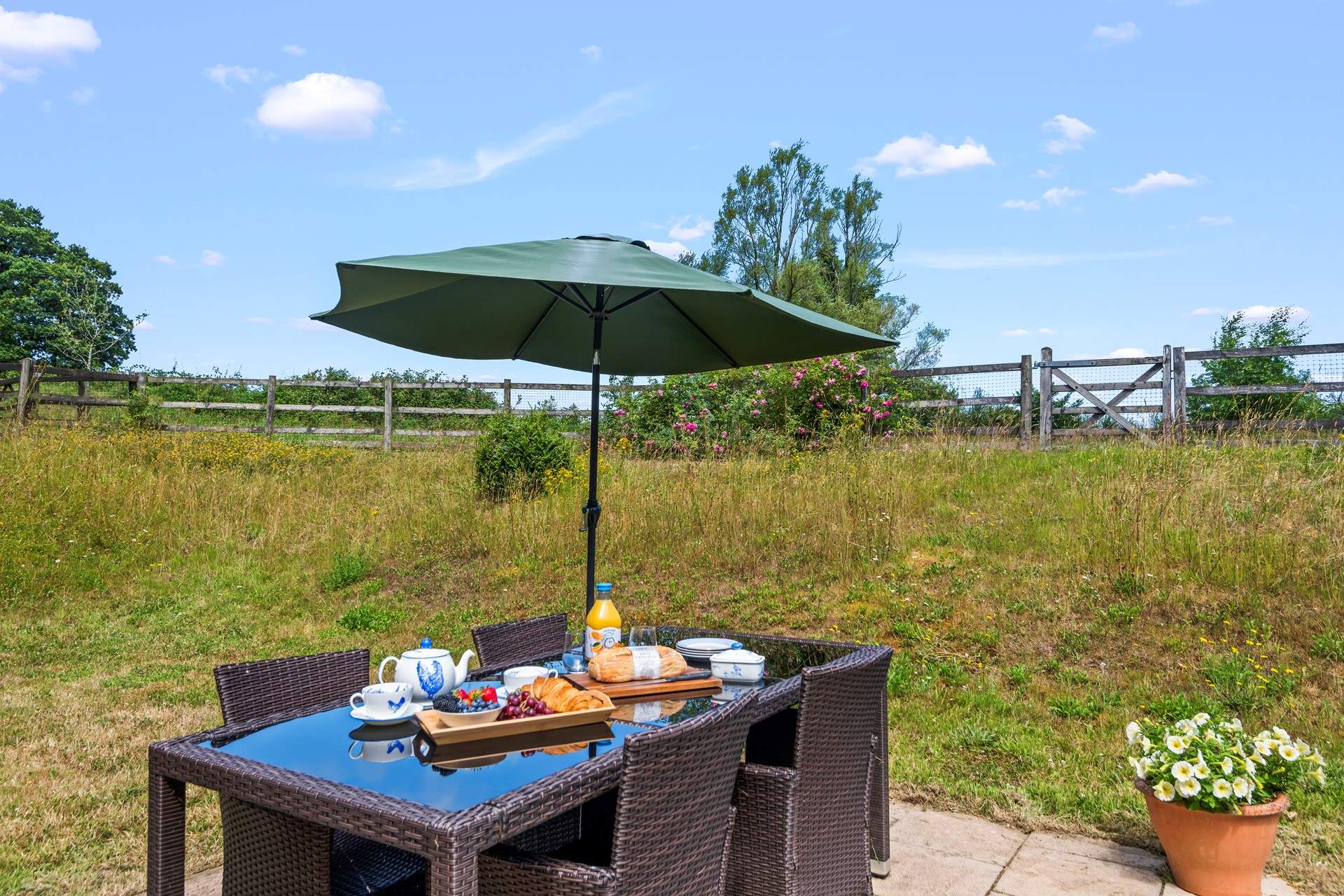 Dining alfresco enjoying the rural and rustic nature of this fabulous spot is so calming.