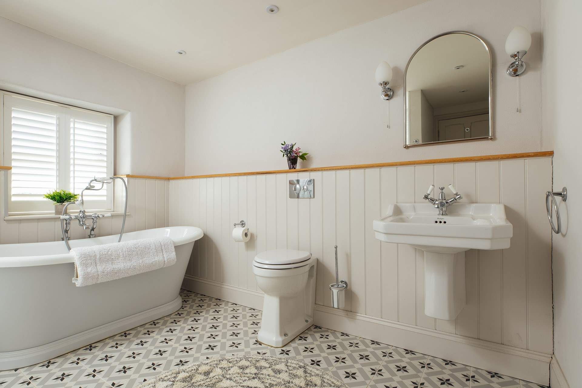 Perfect after a day exploring the Pembrokeshire Coast Path. A long, luxurious soak in the deep bath. 