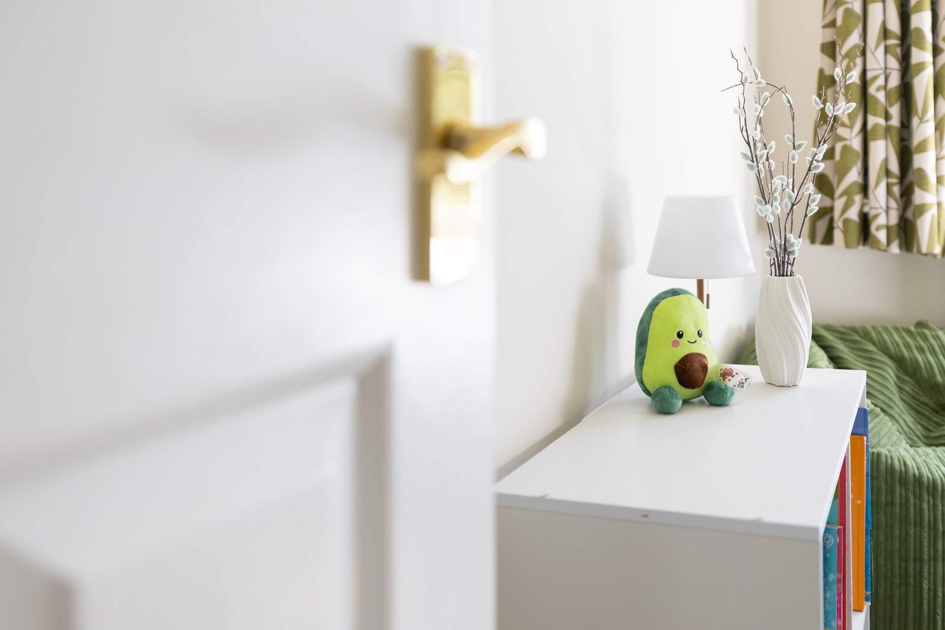 Cute touches in the single bedroom. 