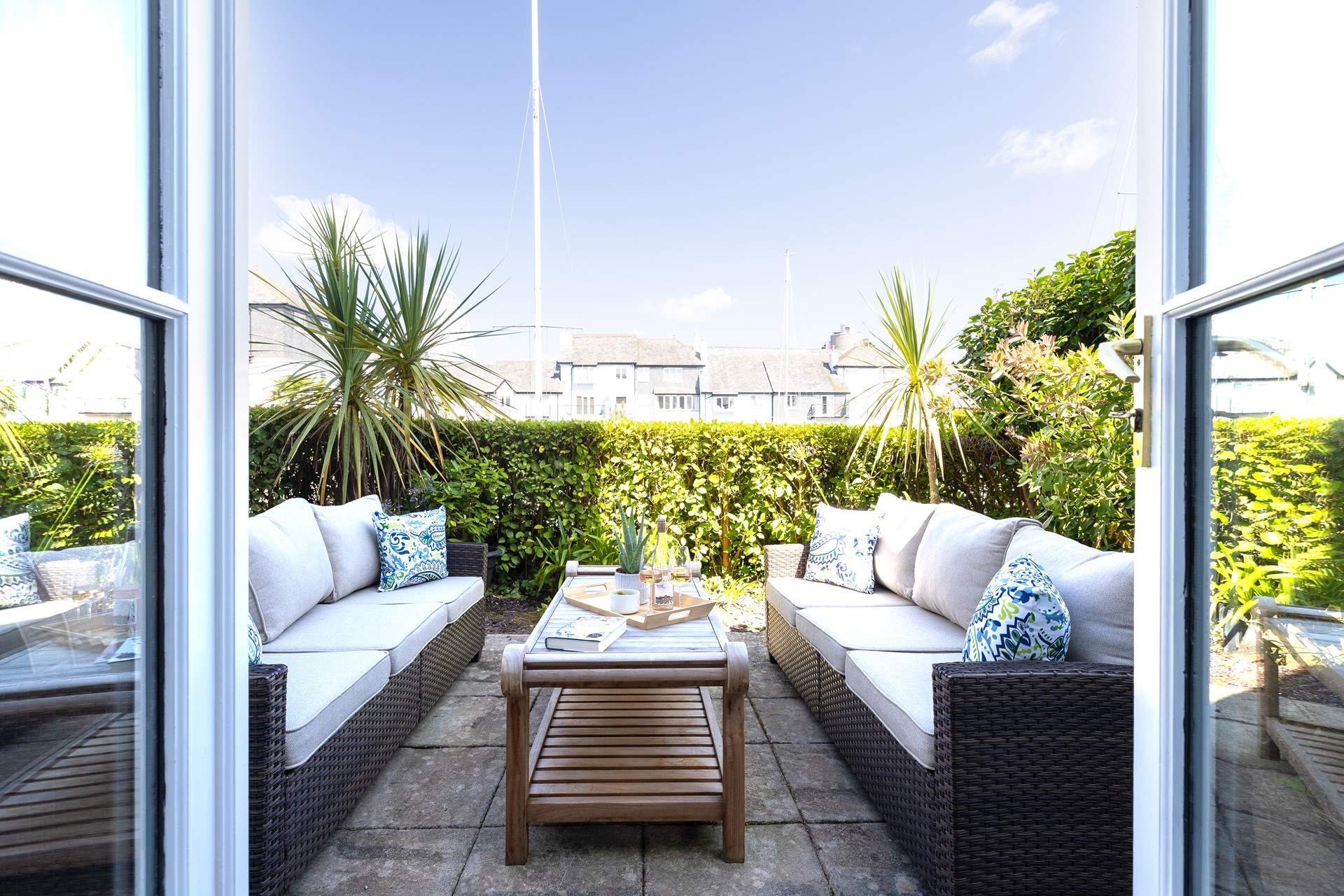 Stylish outdoor living.