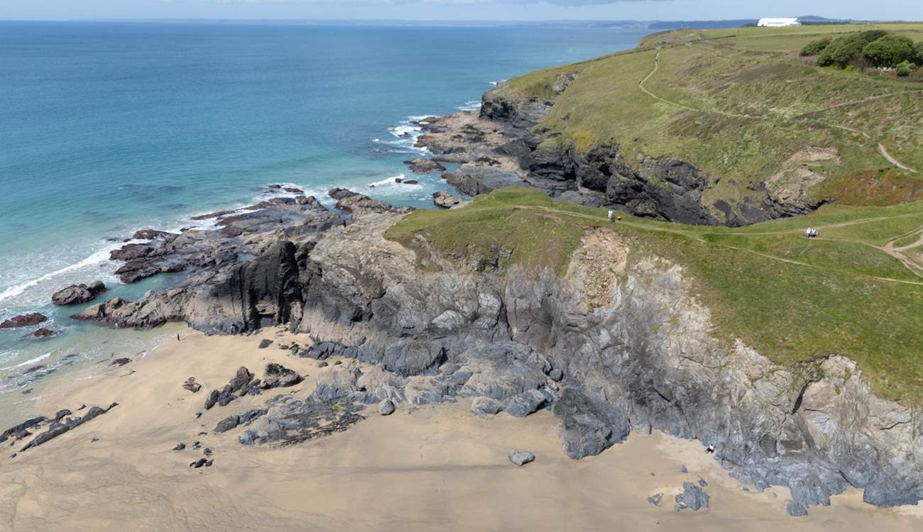 It is sheltered and nearby Mullion nature reserve, ideal for birdwatching.
