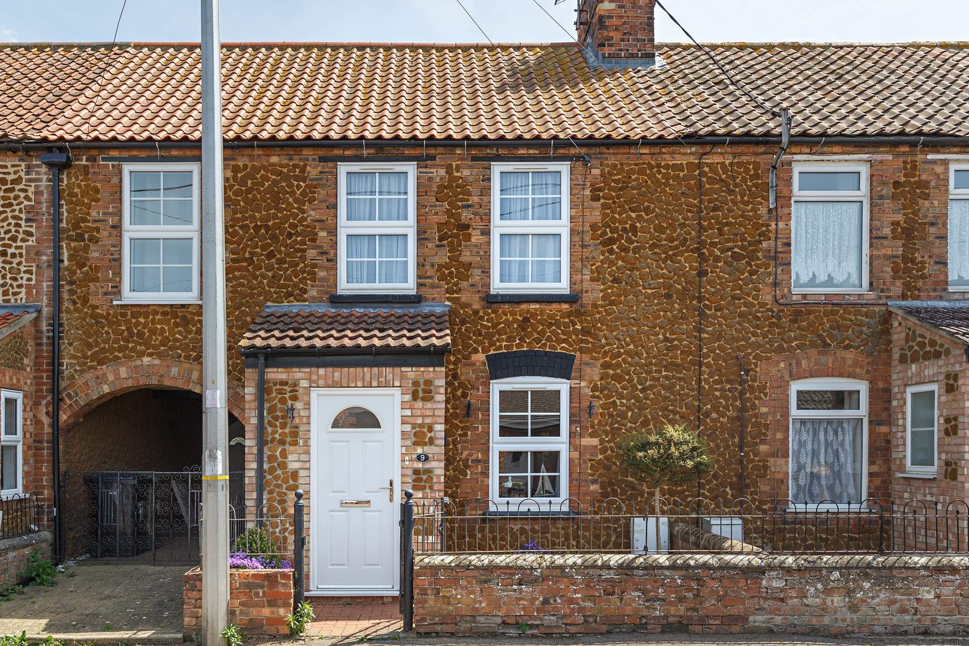 Bee's Cottage is a gorgeous cottage in the heart of the pretty village of Heacham. 