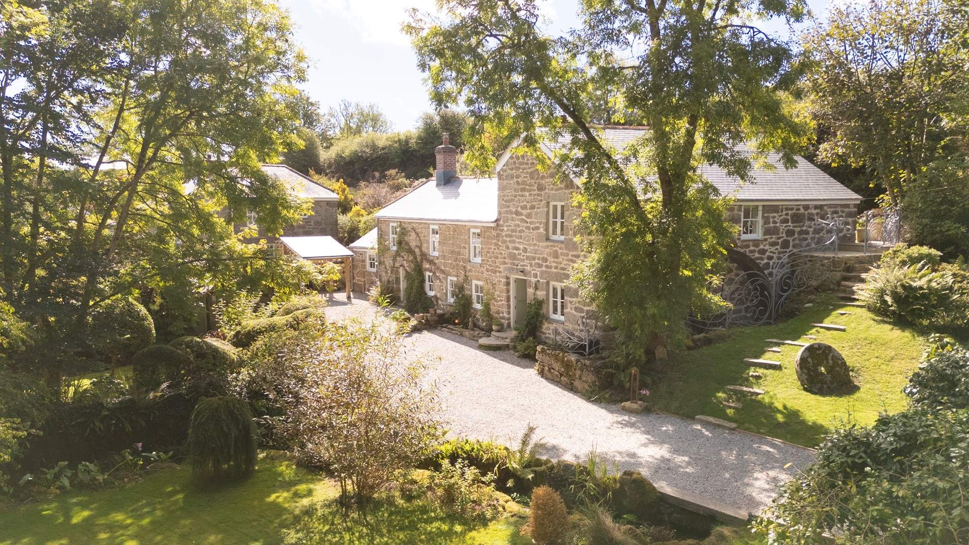 Welcome to Clapper Mill, a Grade II Listed historic watermill dating back to the 16th Century, set in stunning grounds with a leat running through the beautiful garden.