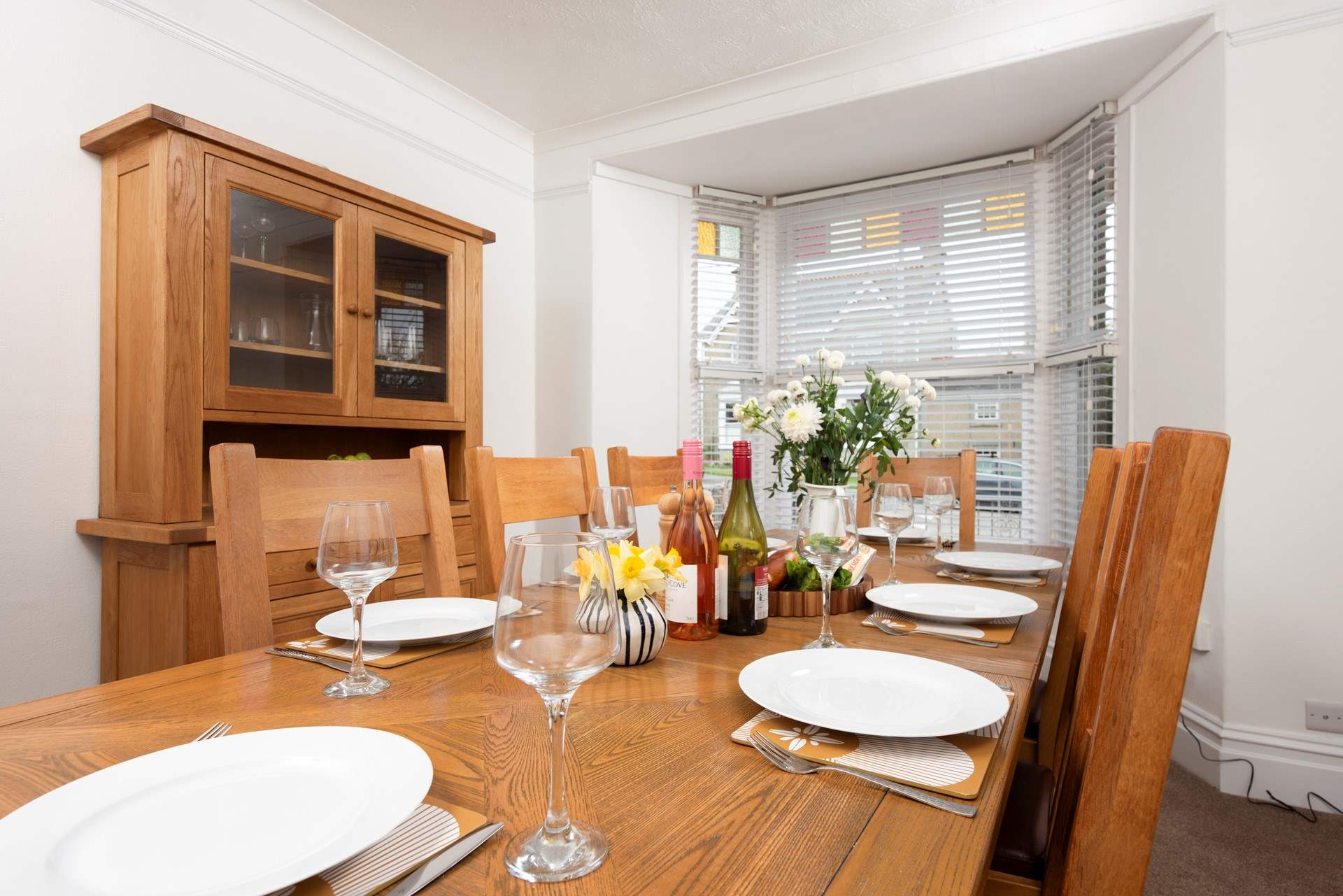 An elegant setting to share a Cornish feast.