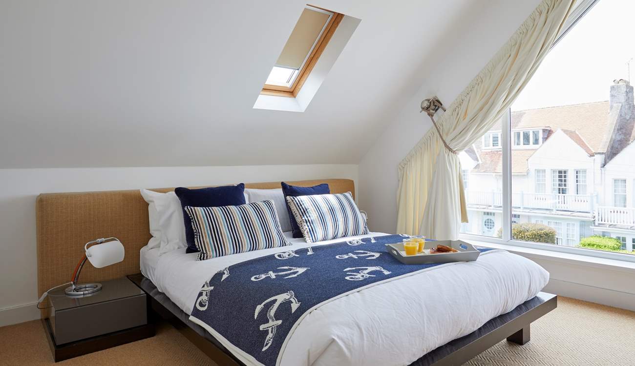 Bedroom 4 with king-size bed.