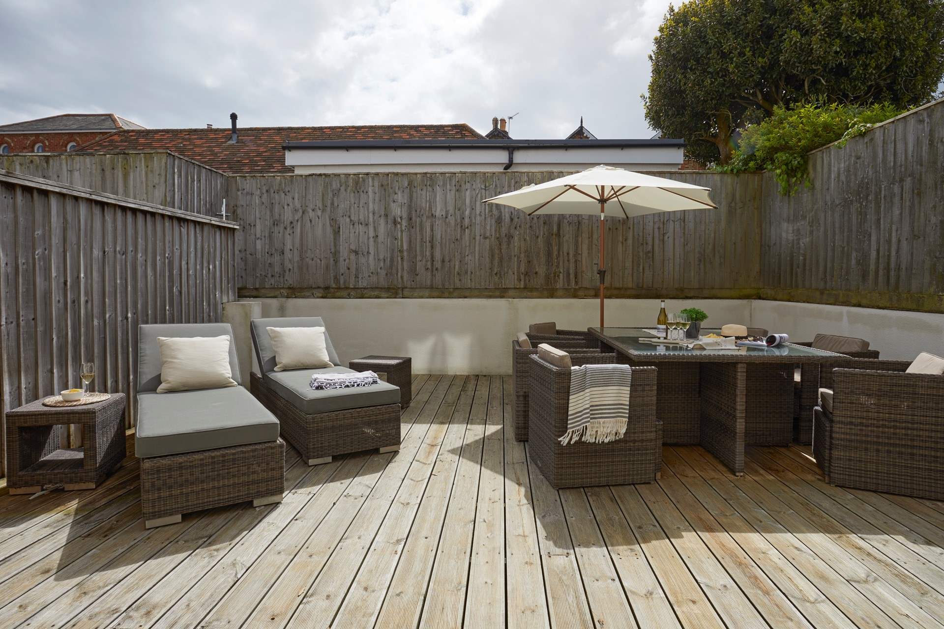 The outside space is a sun trap, perfect for those who love the warmth of the sunshine.