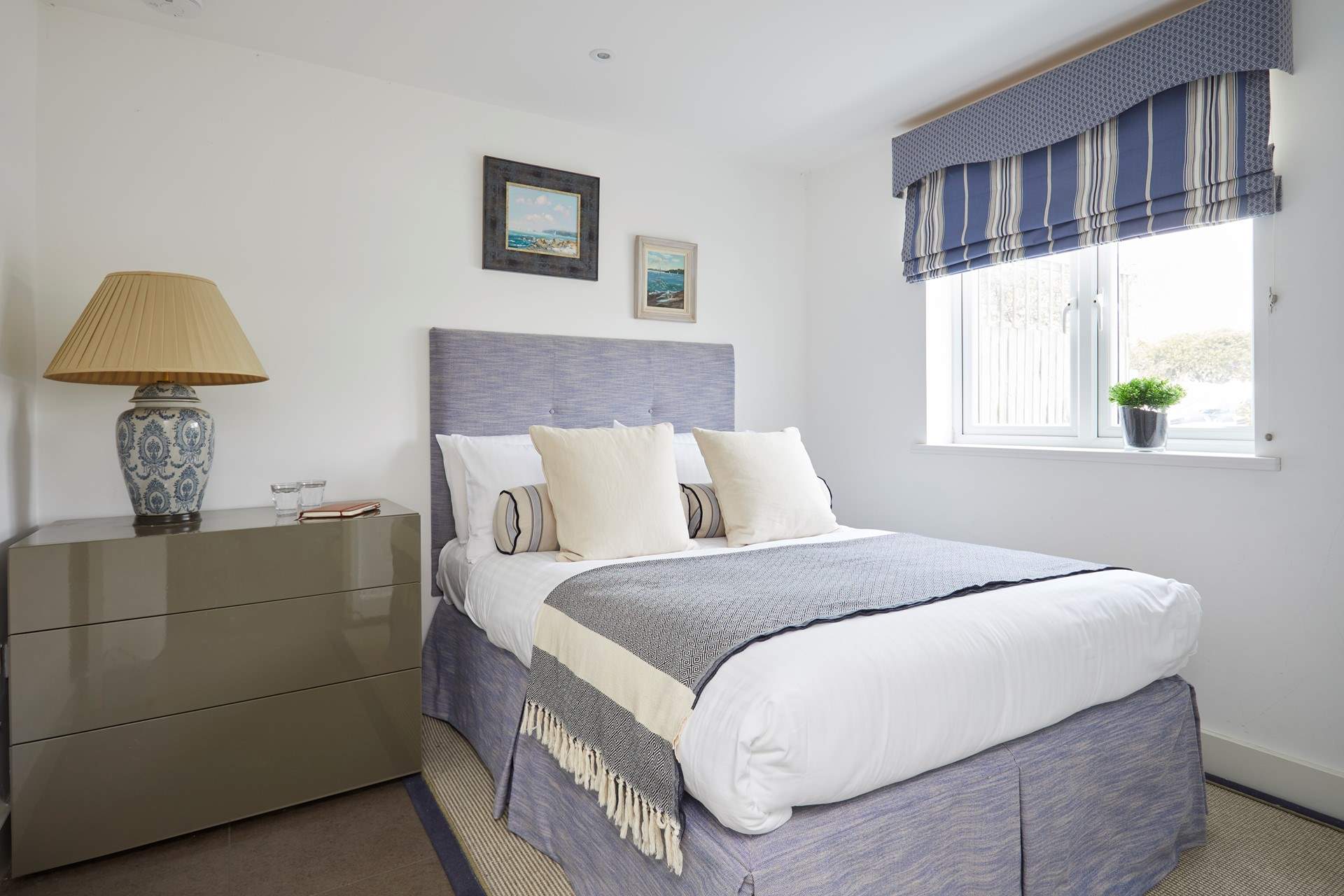 The ground floor double bedroom.