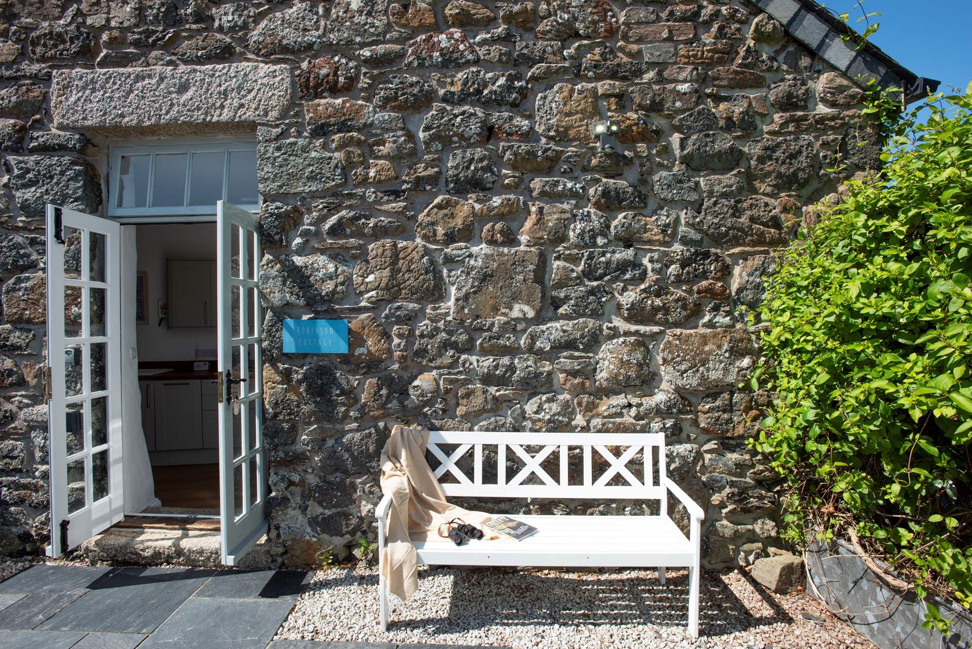 A sheltered space for bird spotting!