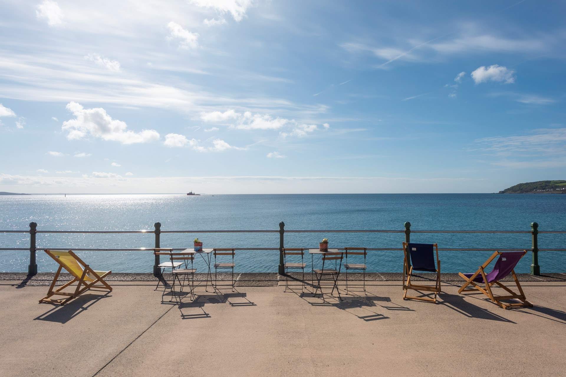 Effortless access to seaside strolls.