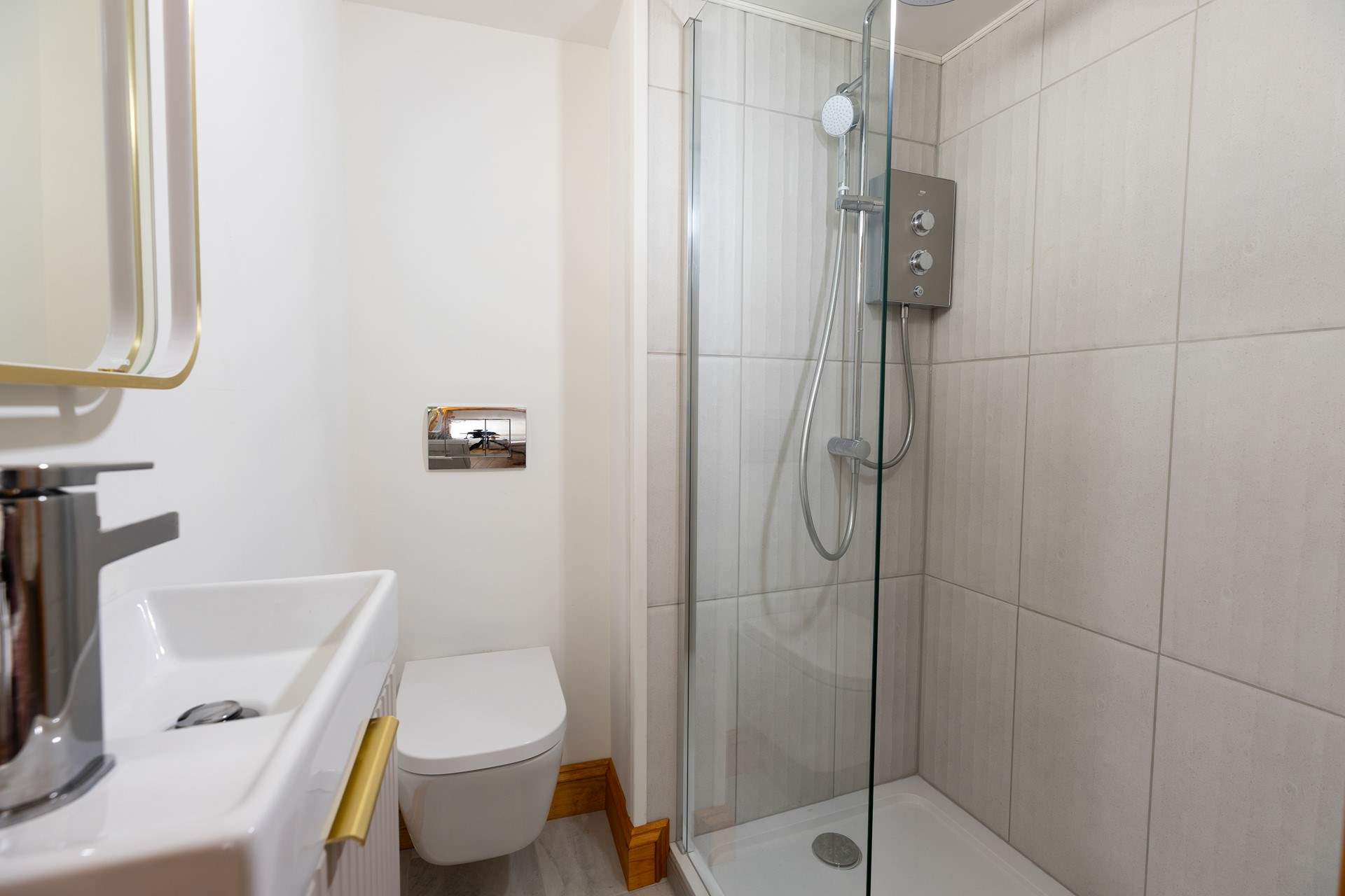The newly appointed en suite shower-room.