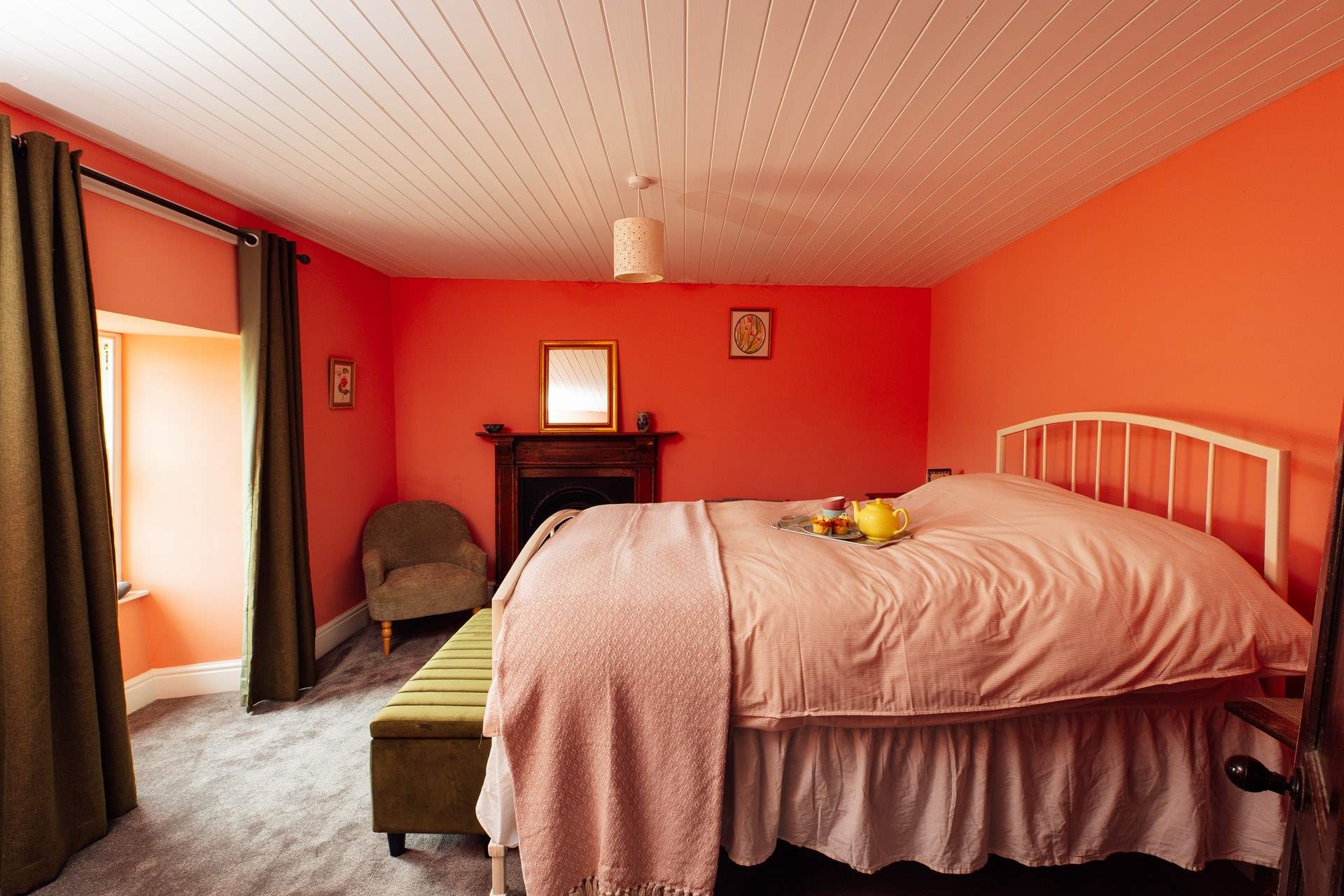 Slow holiday mornings in the sea facing, high double bed on the first floor. 