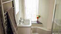 Sweet modern bathroom. 