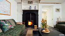 Spend glorious time away in this appealing seaside cottage. 