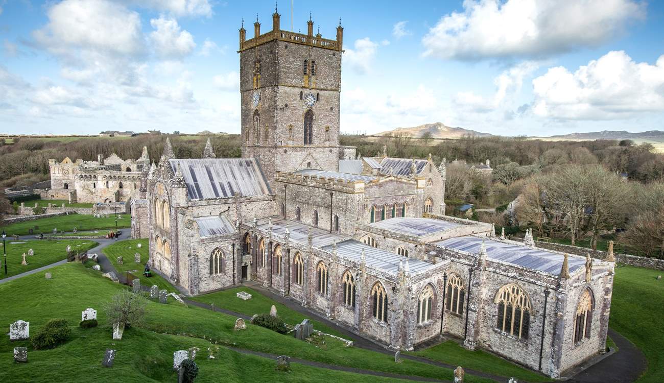 Visit magnificent St David's Cathedral. Look out for musical events held throughout the year. Try a light lunch in The Refectory (cafe) there and some delicious Mamgu Welsh cakes. 
