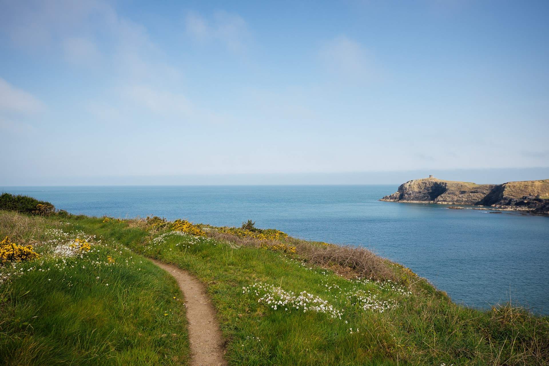 After a day on glorious Abereiddy beach return to the warmth of this characterful, seafaring cottage. 